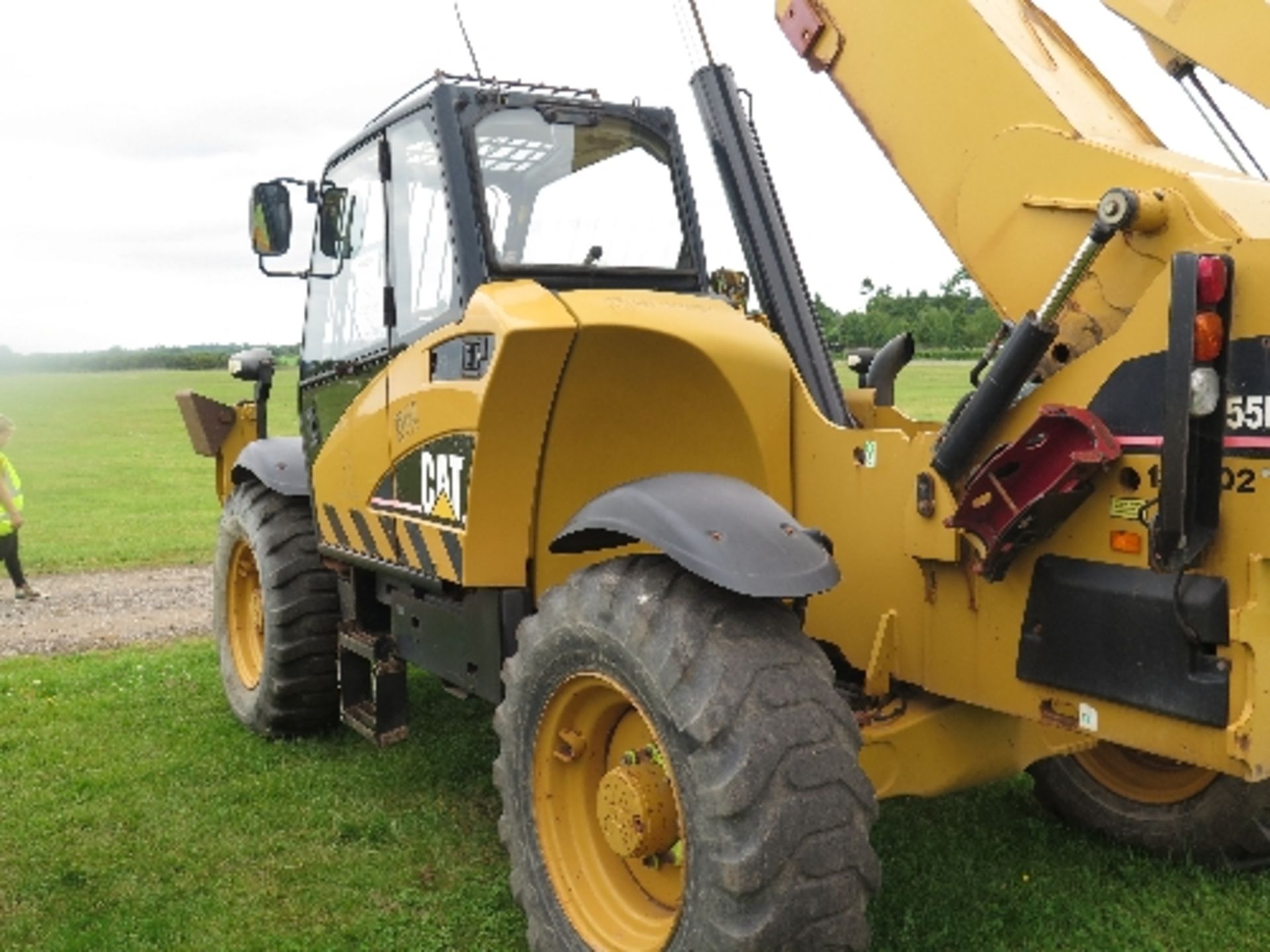 Caterpillar TH355B telehandler 3999 hrs 2005 136402ALL LOTS are SOLD AS SEEN WITHOUT WARRANTY - Image 4 of 7