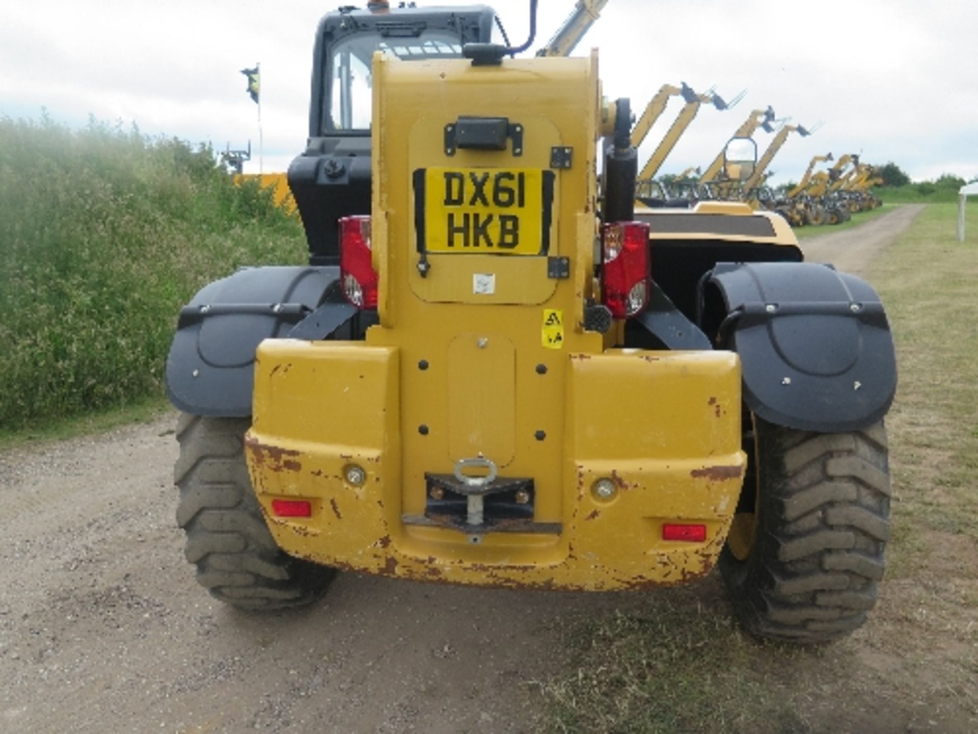 Caterpillar TH414STD telehandler 2680 hrs 2011 TBZ00712
This lot is included by kind permission - Image 3 of 7
