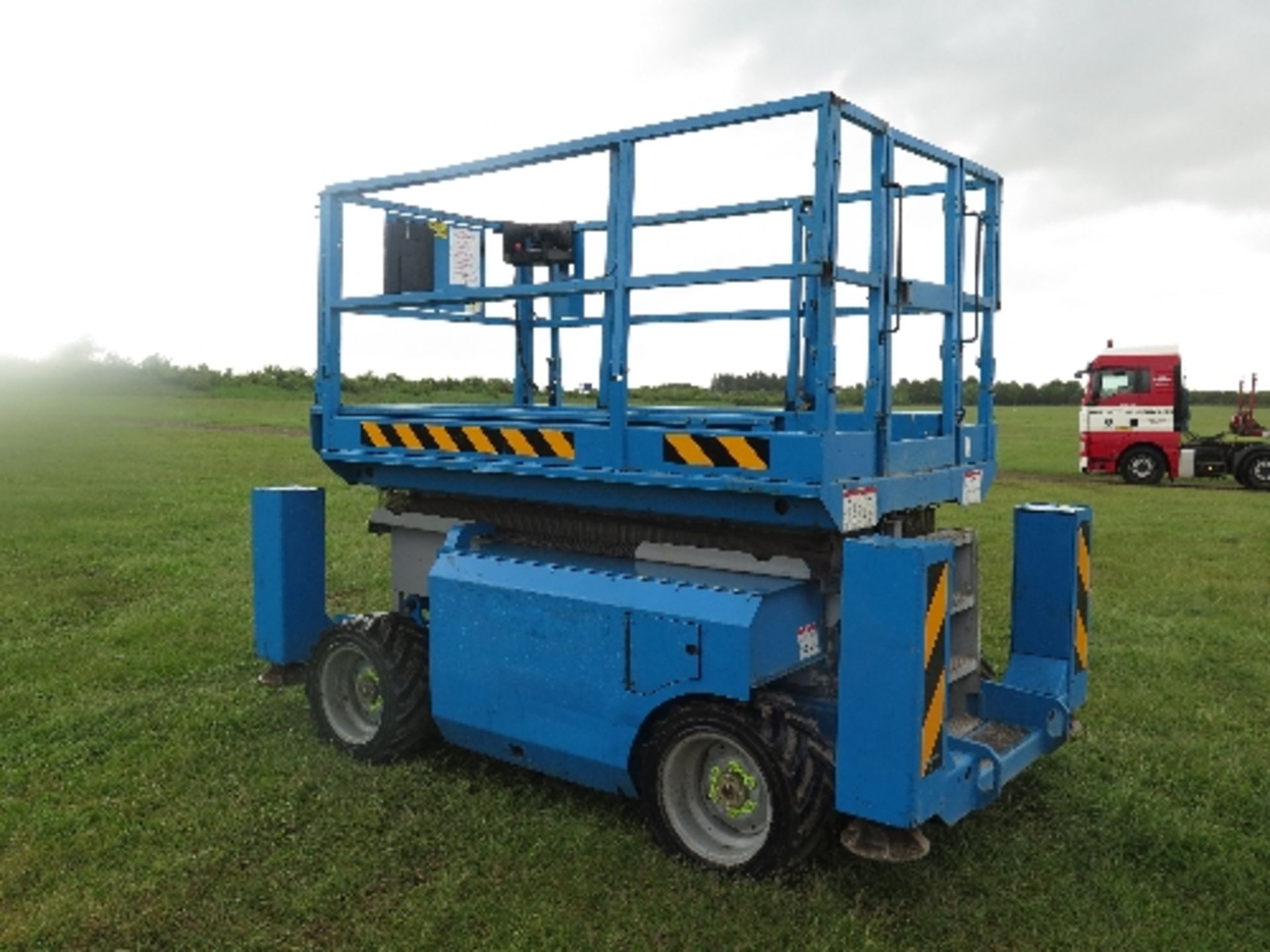 Genie GS3268 scissor lift 1546 hrs 2006 152594ALL LOTS are SOLD AS SEEN WITHOUT WARRANTY