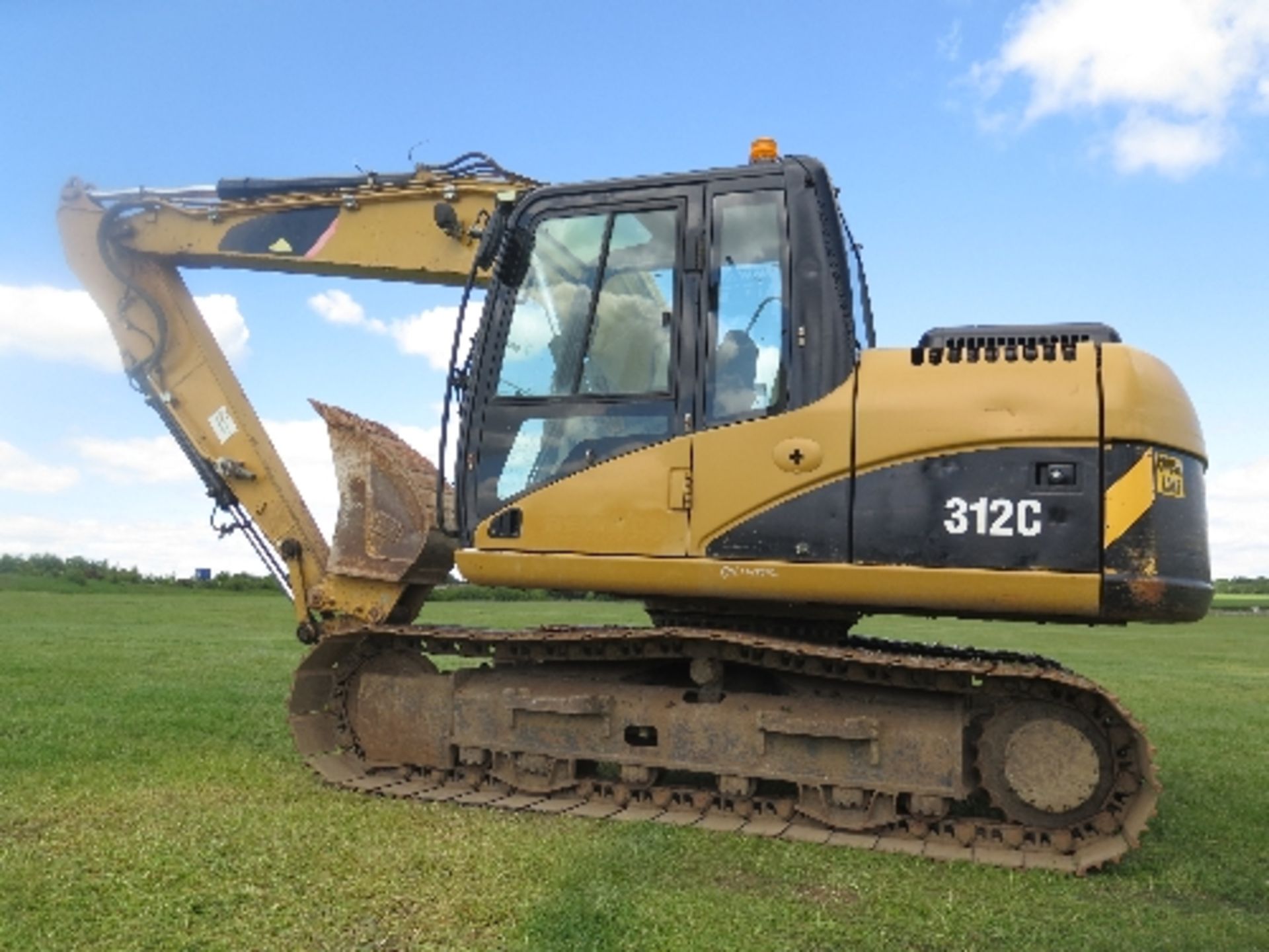 Caterpillar 312C excavator 6957 hrs  149537
BELIEVED 2007
ALL LOTS are SOLD AS SEEN WITHOUT