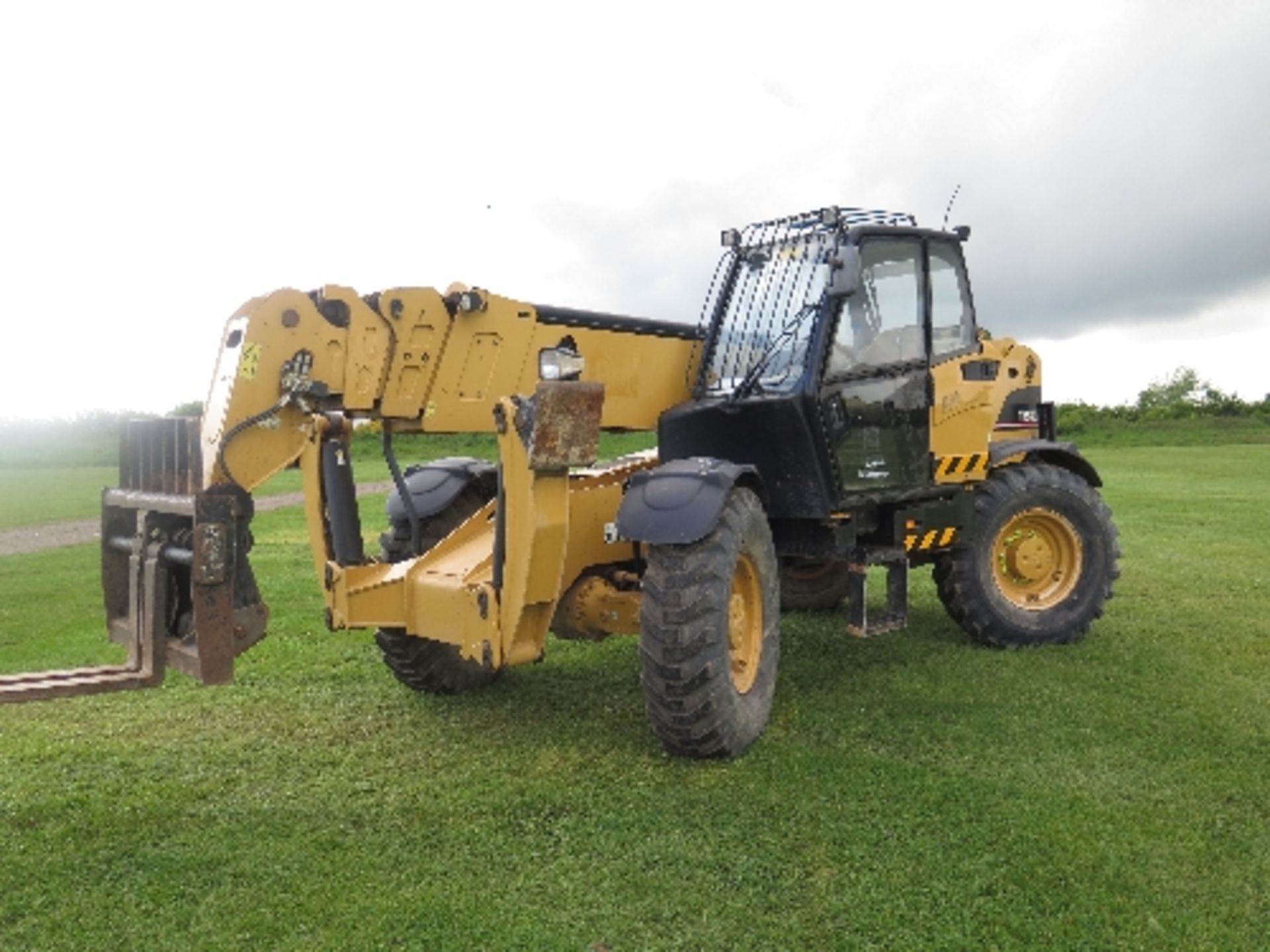 Caterpillar TH580B telehandler 5313 hrs 2006 139113 Please note this machine will be retained