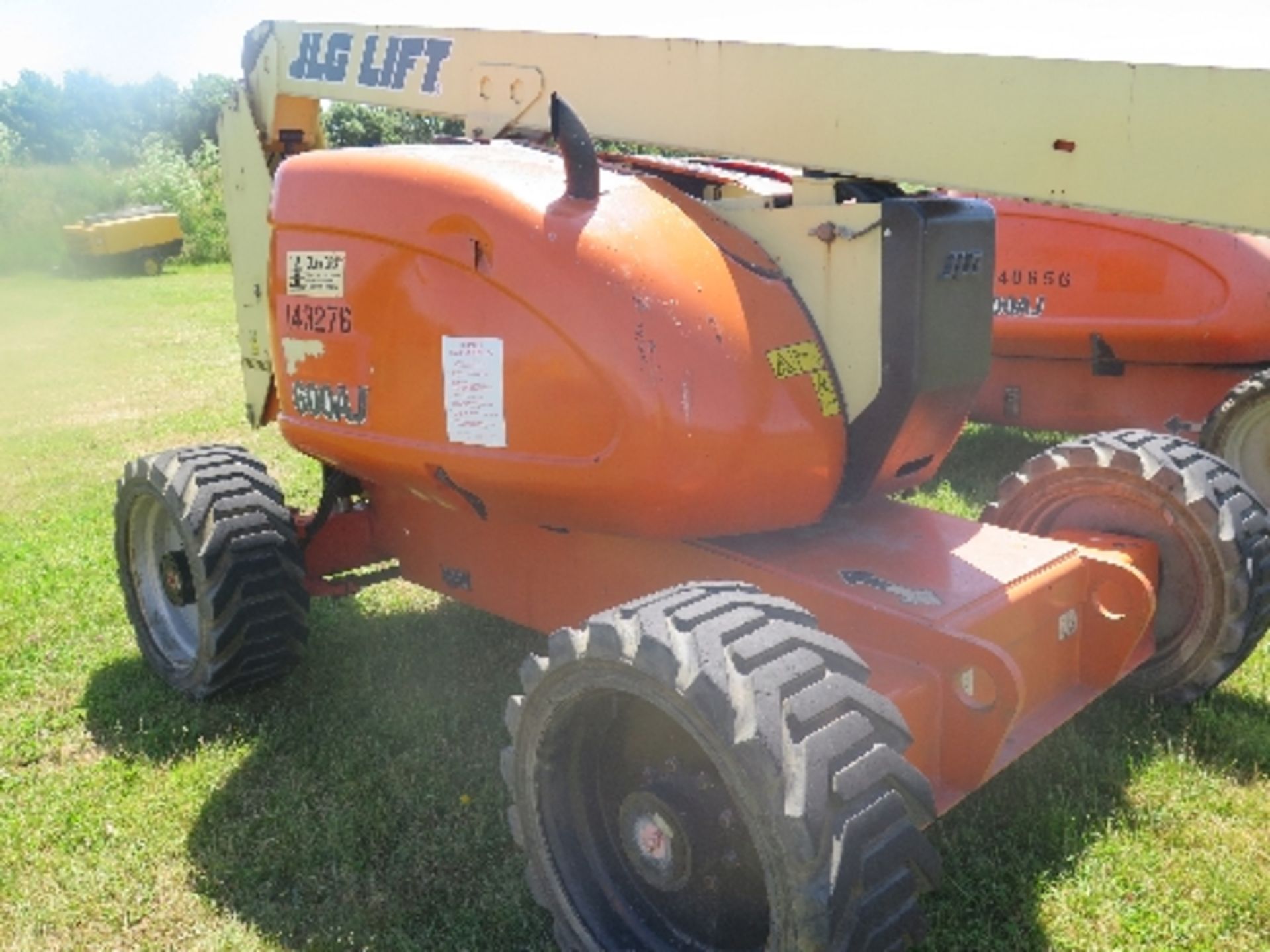 JLG 600AJ artic boom 2637 hrs 2005 143276ALL LOTS are SOLD AS SEEN WITHOUT WARRANTY expressed, given - Image 3 of 6