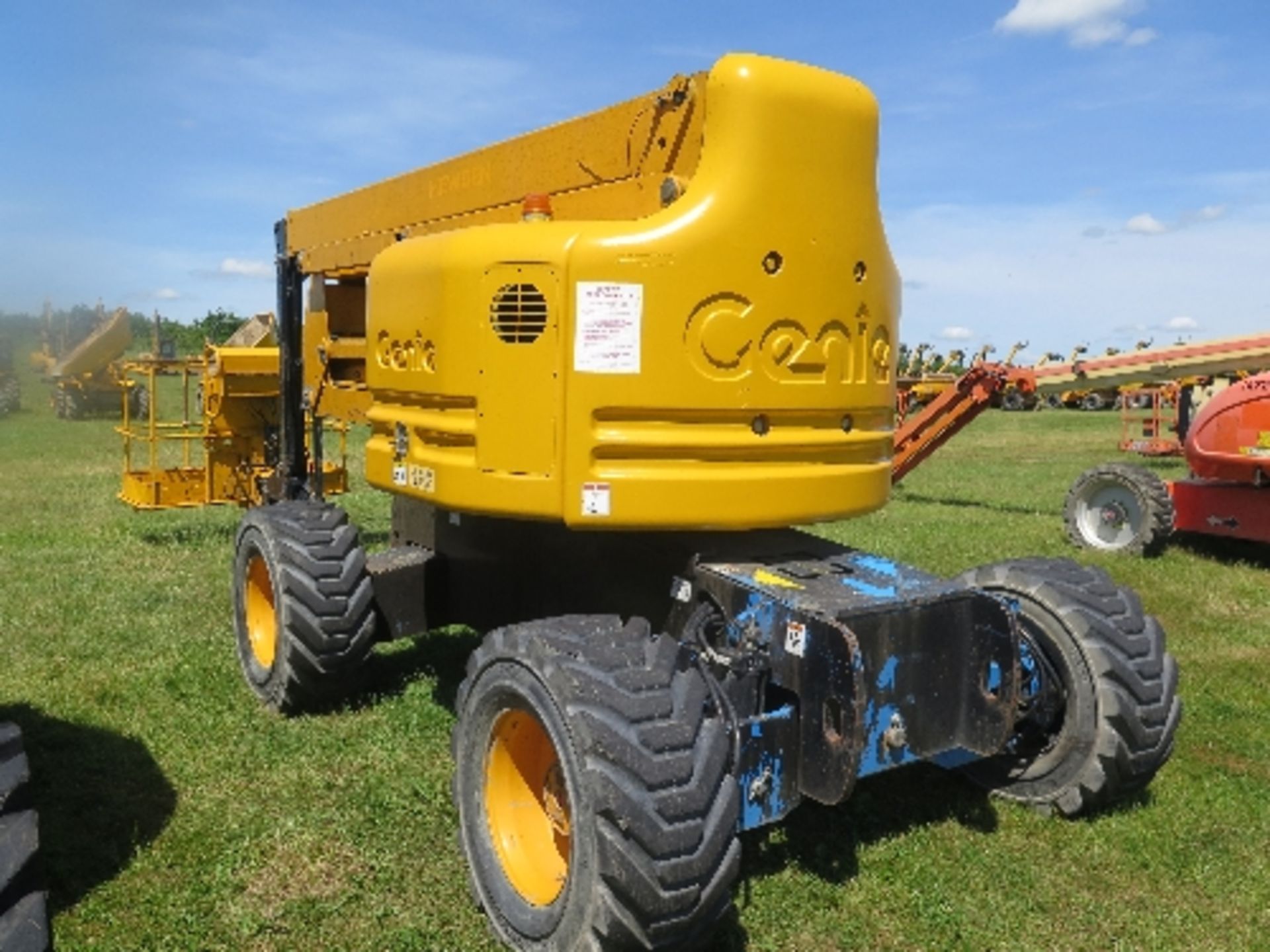 Genie Z60/34 artic boom 2294 hrs 2004 137191
SUSPECT HEAD GASKET
ALL LOTS are SOLD AS SEEN WITHOUT - Image 2 of 6