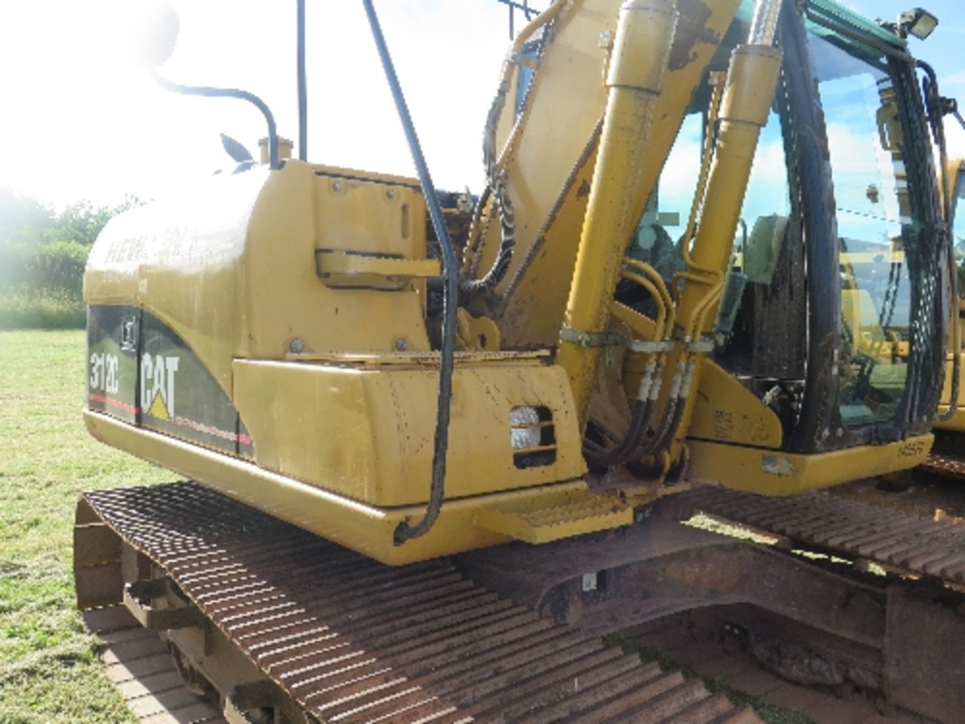 Caterpillar 312C excavator 4972 hrs 2007 145520
POOR LEFT HAND TRACKING IN REVERSE
ALL LOTS are - Image 5 of 8