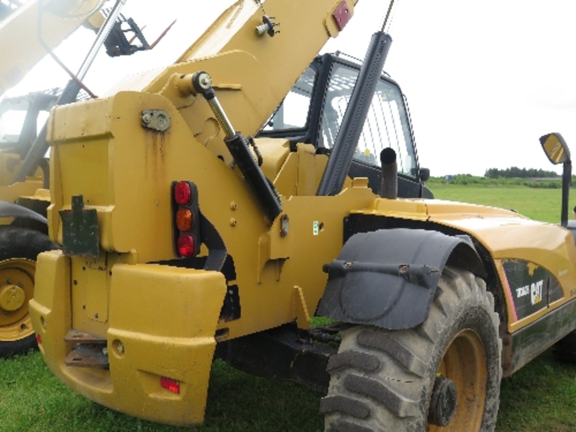 Caterpillar TH360B telehandler 2477 hrs 2007 154343ALL LOTS are SOLD AS SEEN WITHOUT WARRANTY - Image 5 of 7