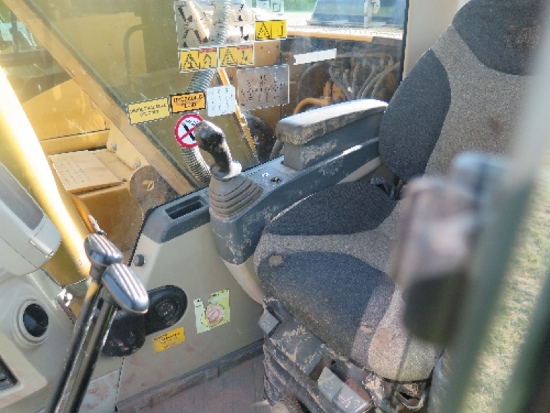 Caterpillar 312C excavator 4972 hrs 2007 145520
POOR LEFT HAND TRACKING IN REVERSE
ALL LOTS are - Image 7 of 8
