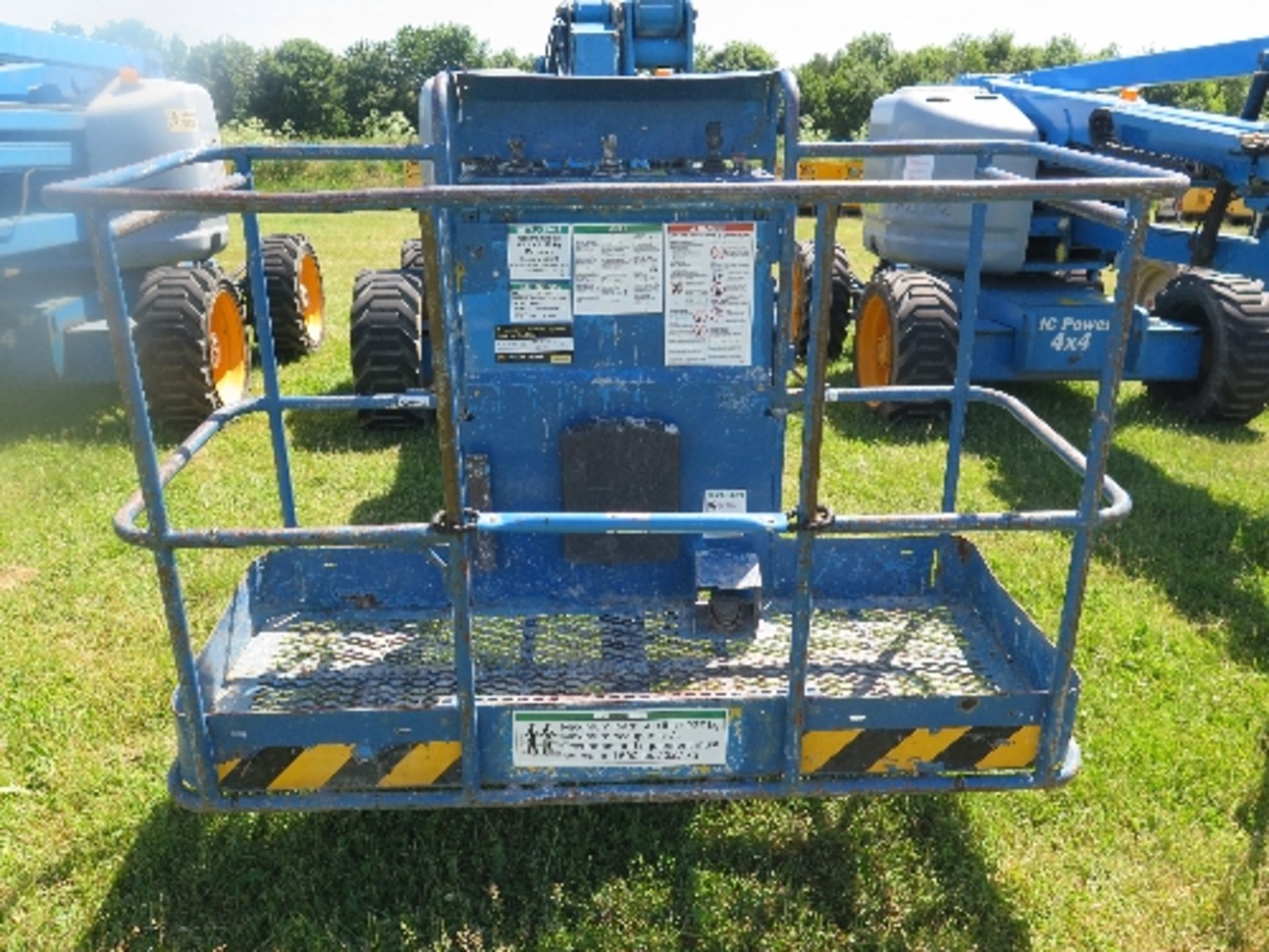 Genie Z45/25 artic boom 2153 hrs 2005 143952ALL LOTS are SOLD AS SEEN WITHOUT WARRANTY expressed, - Image 4 of 6
