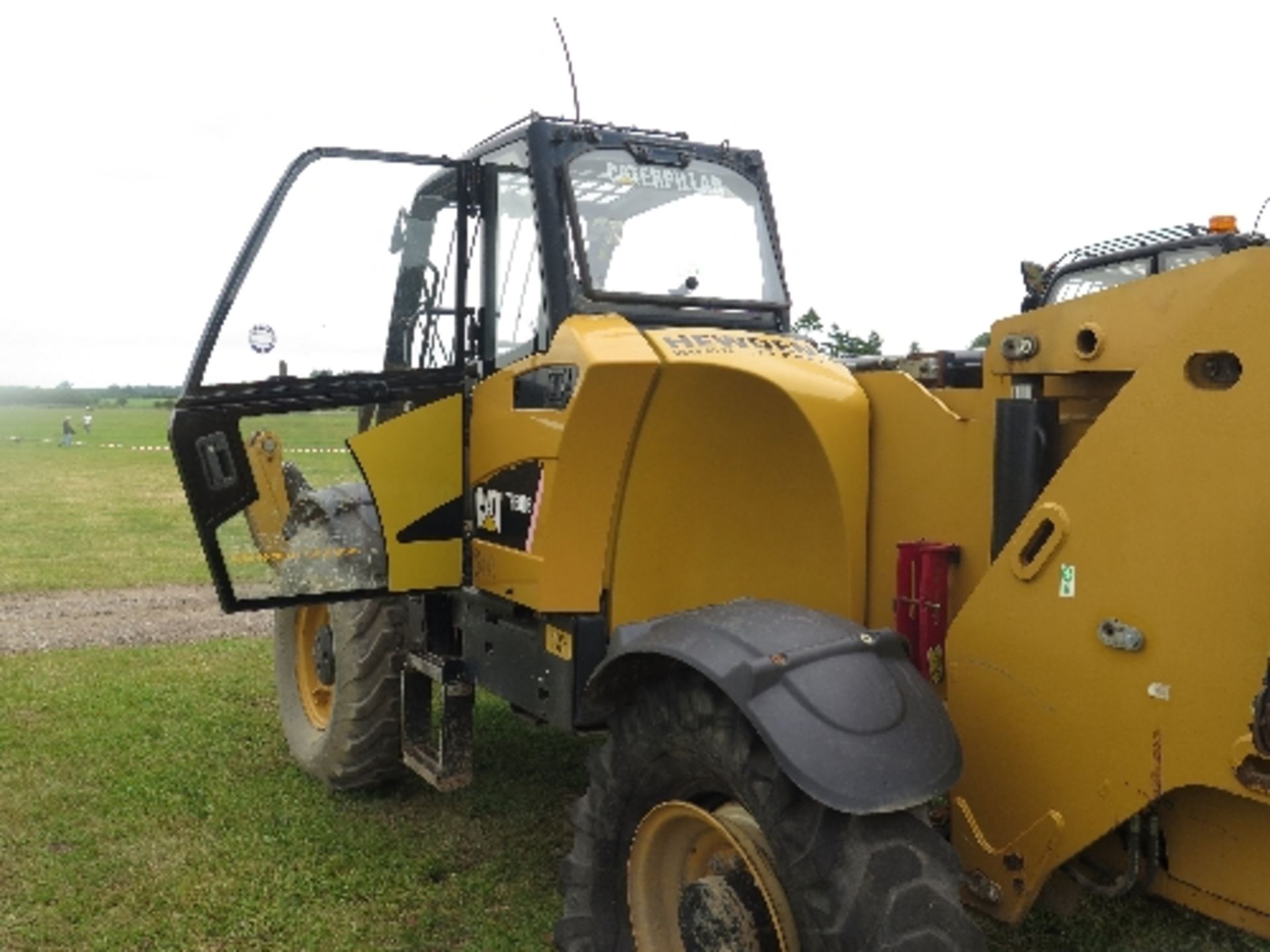 Caterpillar TH580B telehandler 2007 154395
NON RUNNER
ECM ISSUE
ALL LOTS are SOLD AS SEEN WITHOUT - Image 4 of 7