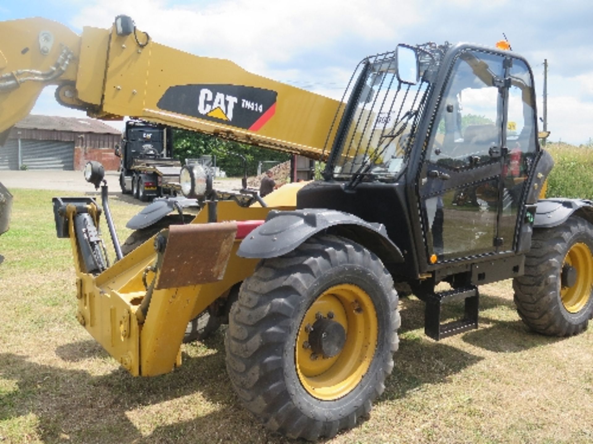 Caterpillar TH414STD telehandler 2185 hrs 2001 TBZ00628 This lot is included by kind permission of - Image 5 of 6