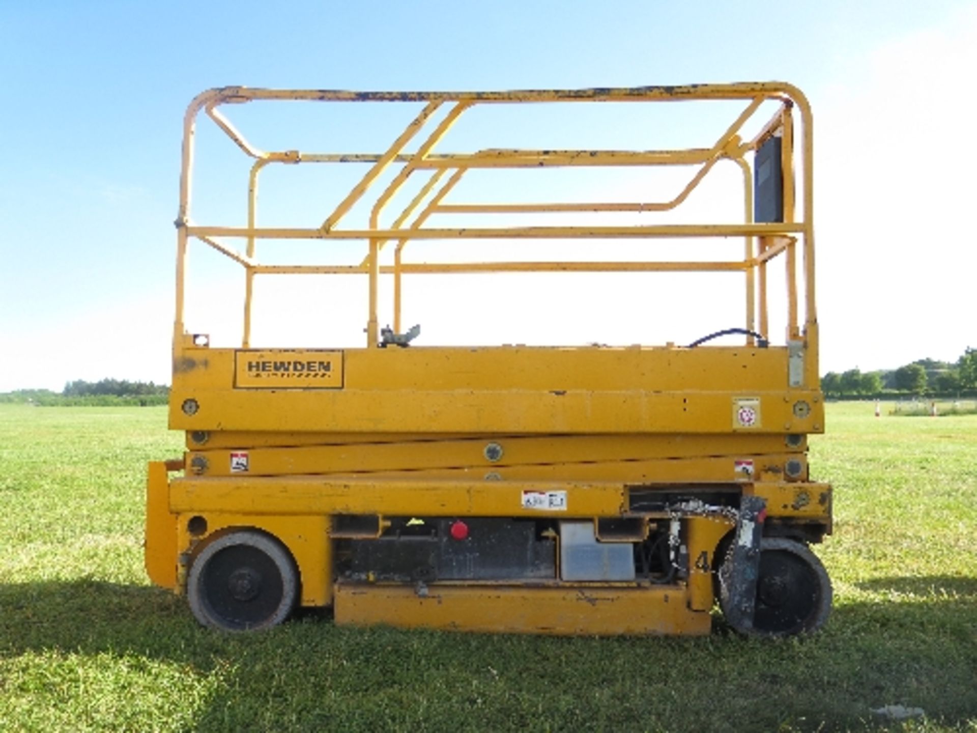 Haulotte Optimum 8 scissor lift 2008 5001454ALL LOTS are SOLD AS SEEN WITHOUT WARRANTY expressed,