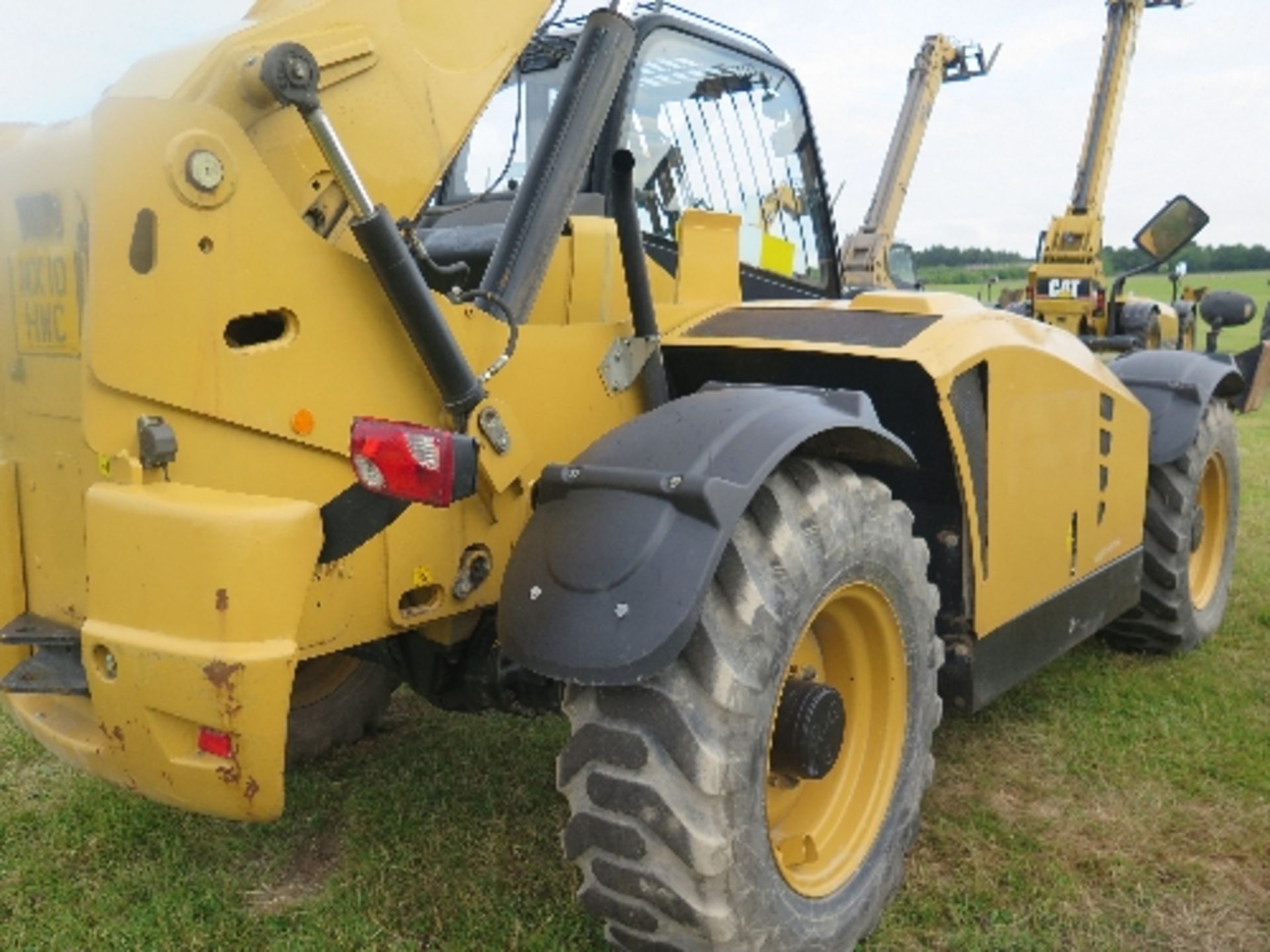 Caterpillar TH414 telehandler 2007 hrs 2009 5003137ALL LOTS are SOLD AS SEEN WITHOUT WARRANTY - Image 5 of 7