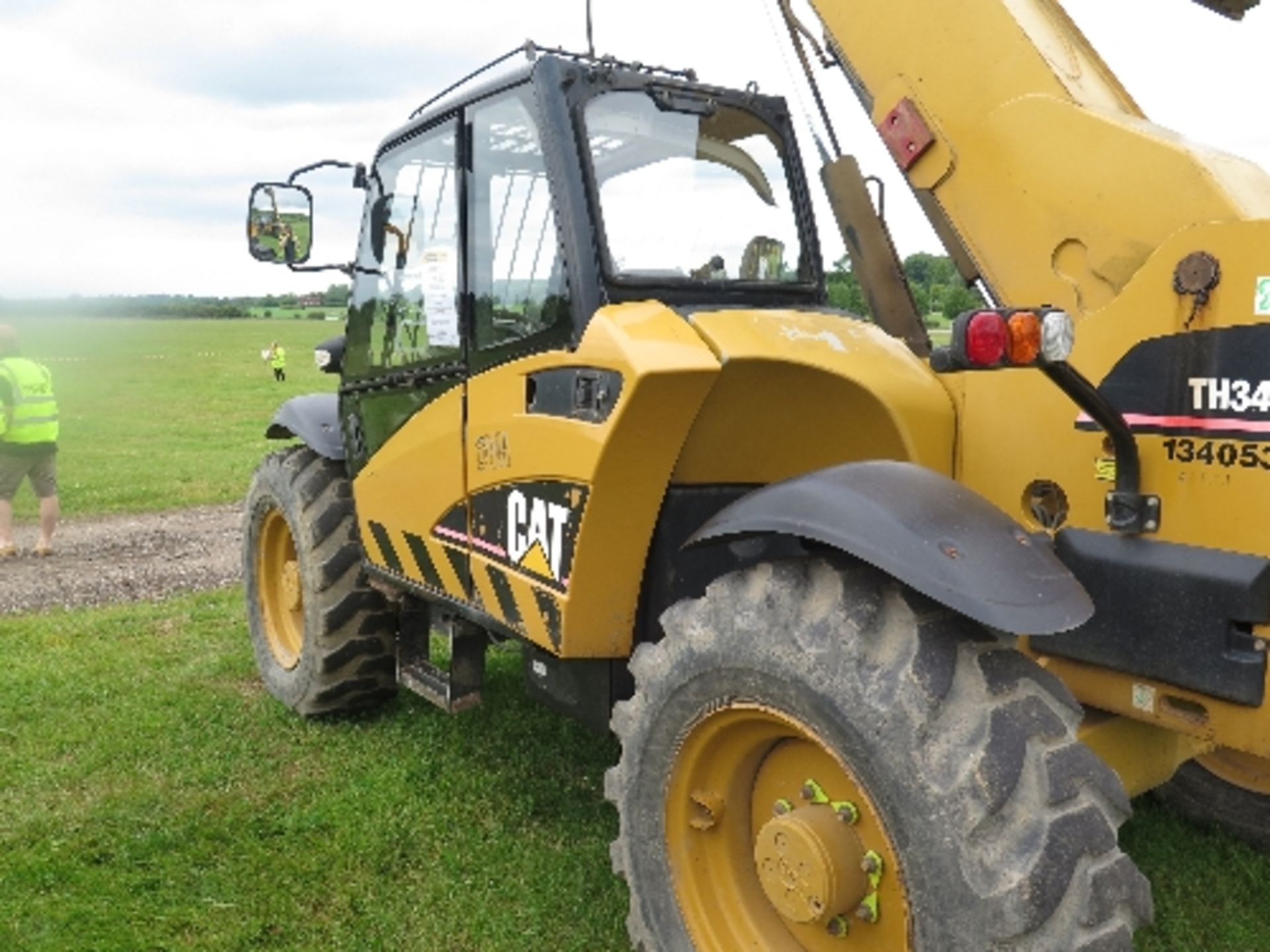 Caterpillar TH340B telehandler 3515 hrs 2004 134053ALL LOTS are SOLD AS SEEN WITHOUT WARRANTY - Image 4 of 7