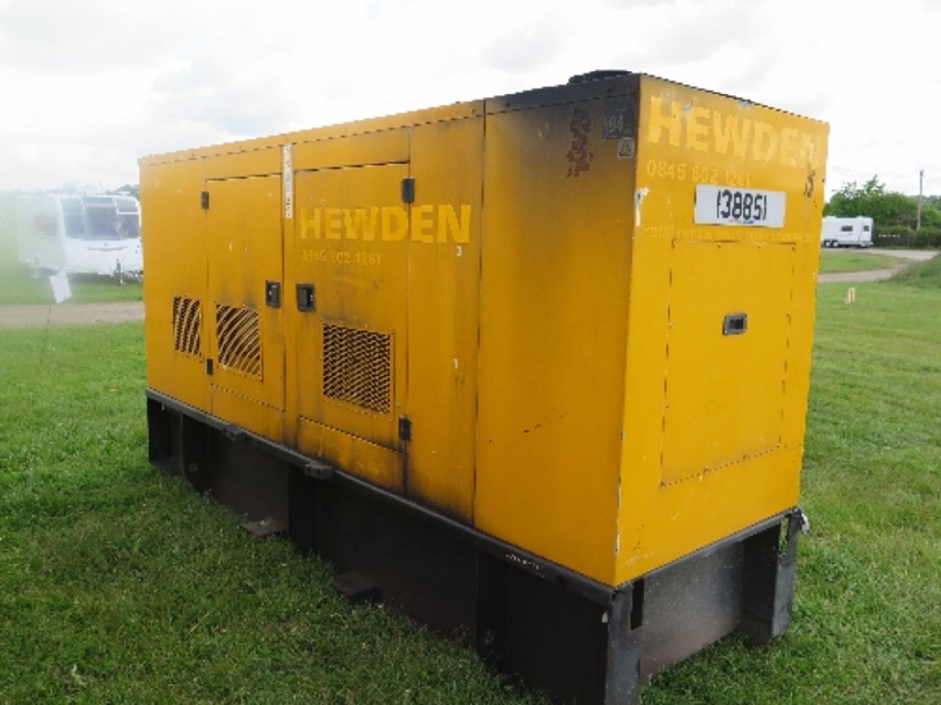 Caterpillar XQE100 generator 30132 hrs 138851
PERKINS - RUNS AND MAKES POWER
ALL LOTS are SOLD