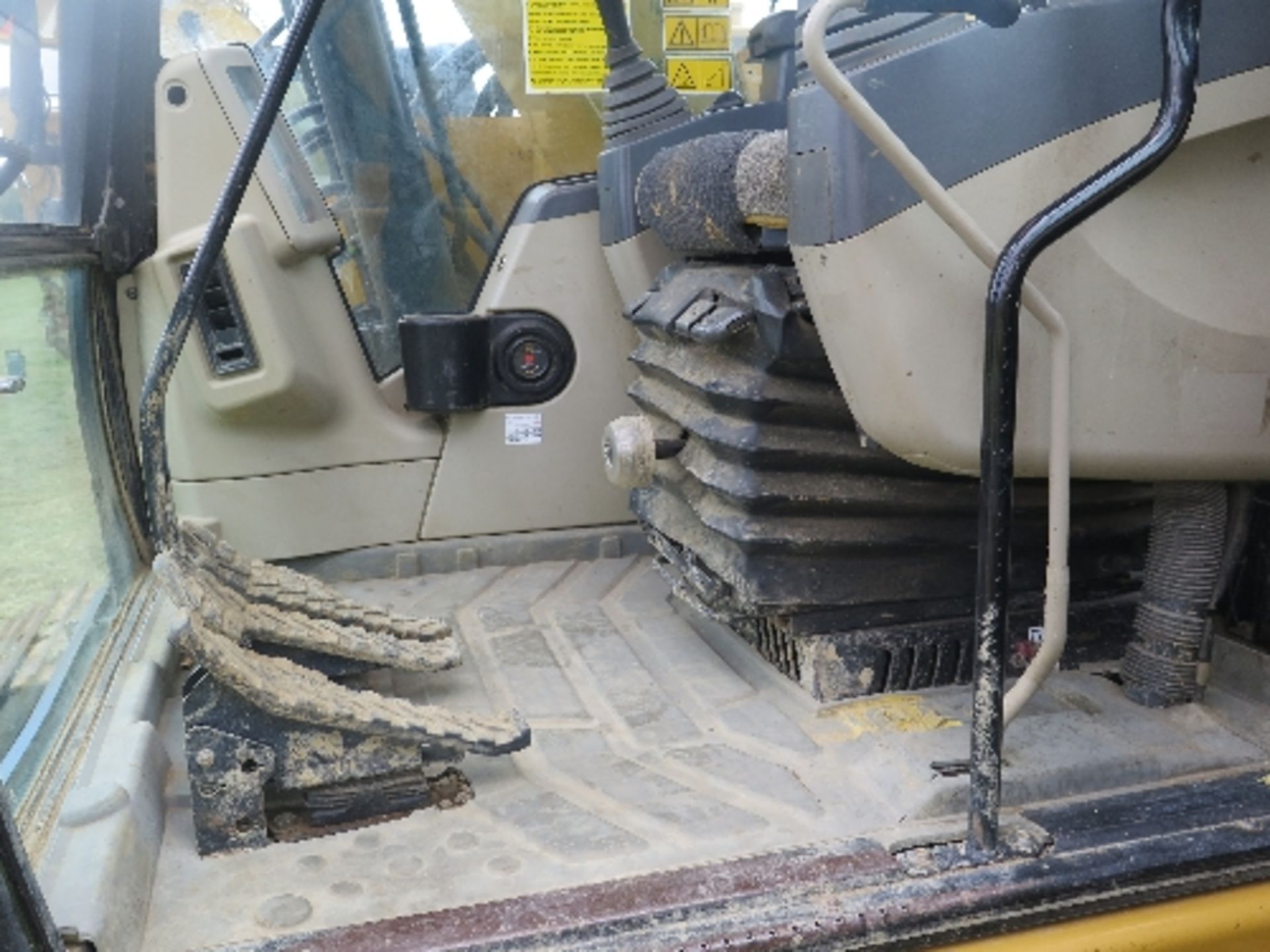 Caterpillar 311CU excavator 4075 hrs 2008 5001273ALL LOTS are SOLD AS SEEN WITHOUT WARRANTY - Image 6 of 7