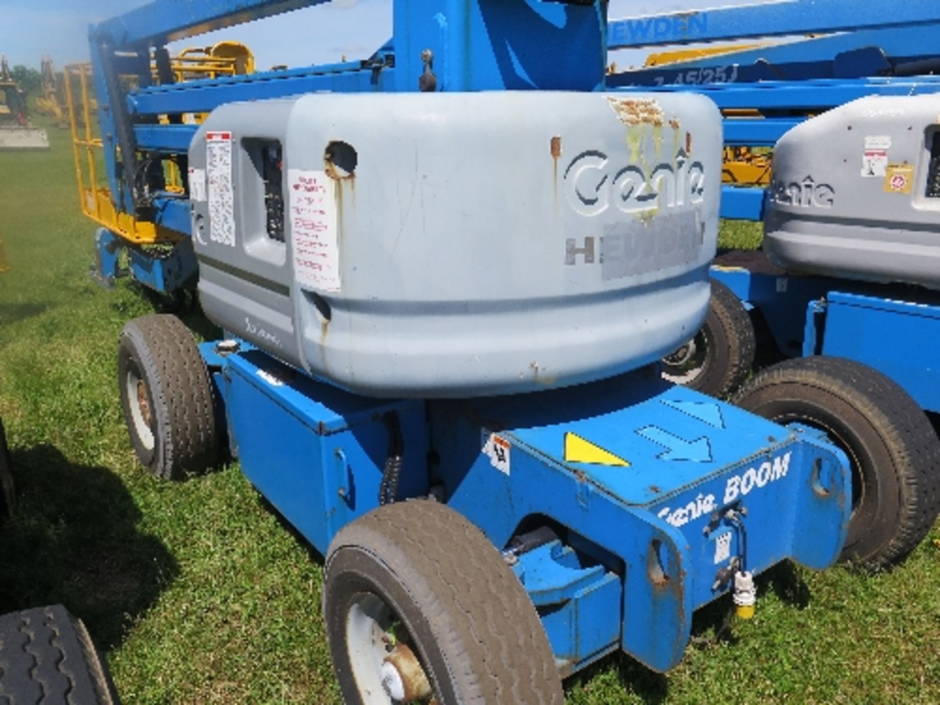 Genie Z45/25 Bi-fuel artic boom boom 898 hrs 2005 139909ALL LOTS are SOLD AS SEEN WITHOUT WARRANTY - Image 2 of 6