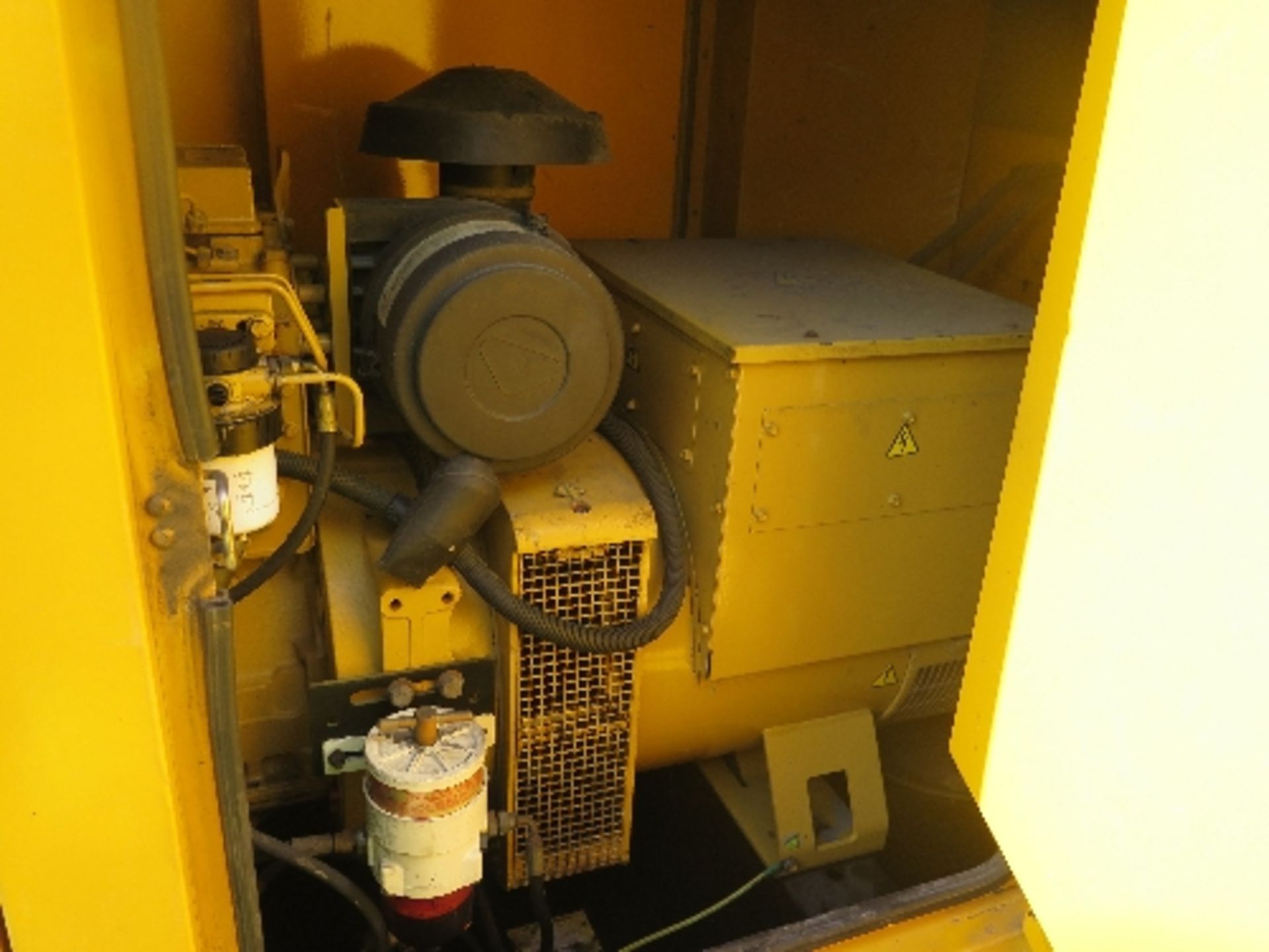 Caterpillar XQE100 generator 16850 hrs 138842
PERKINS POWER - RUNS AND MAKES POWER
ALL LOTS are - Image 4 of 6