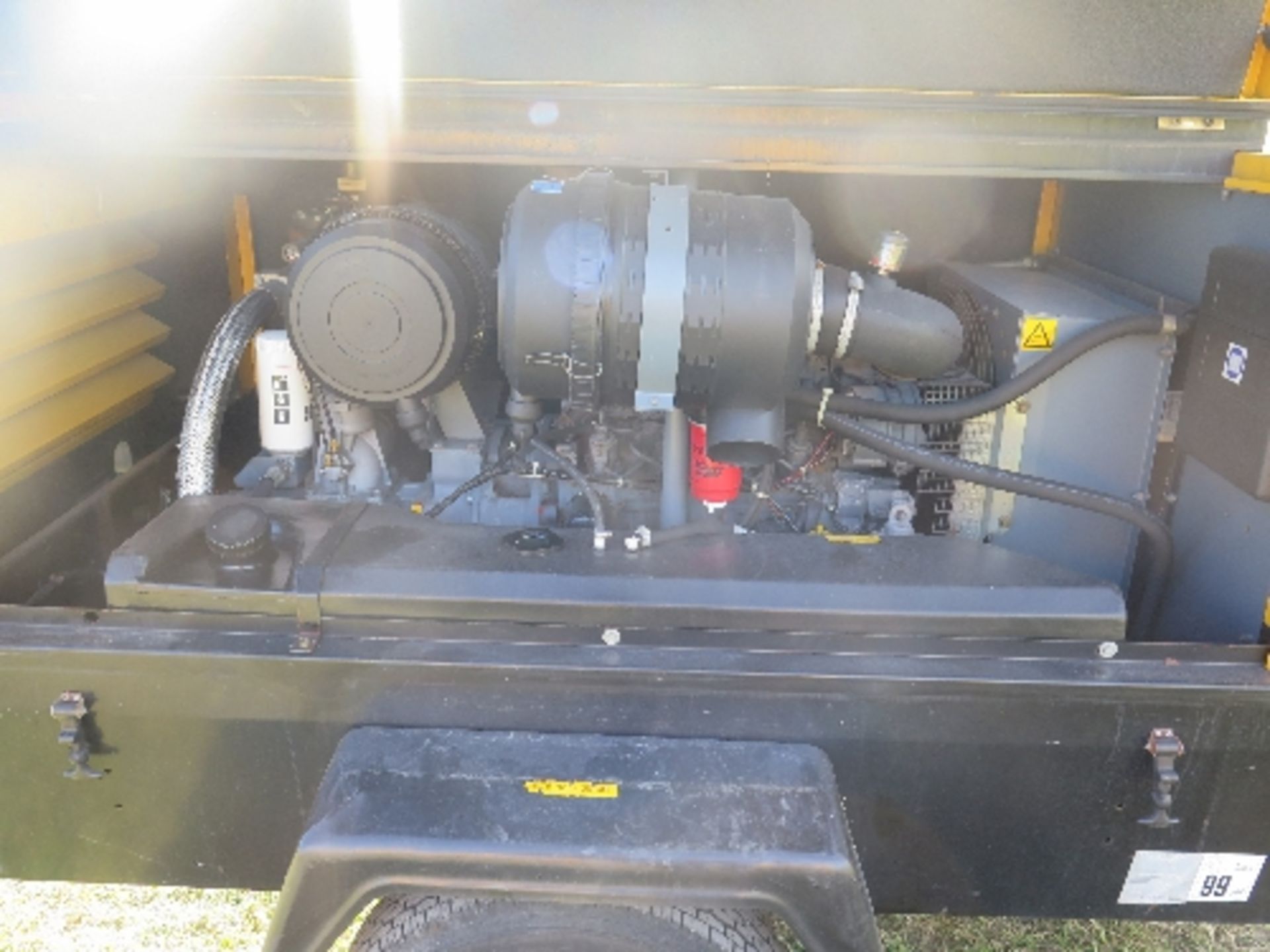 Atlas Copco XAS 136 compressor (2006) 147749
1,823 HOURS - DEUTZ POWER
ENGINE TURNS OVER - CONTROL - Image 6 of 6