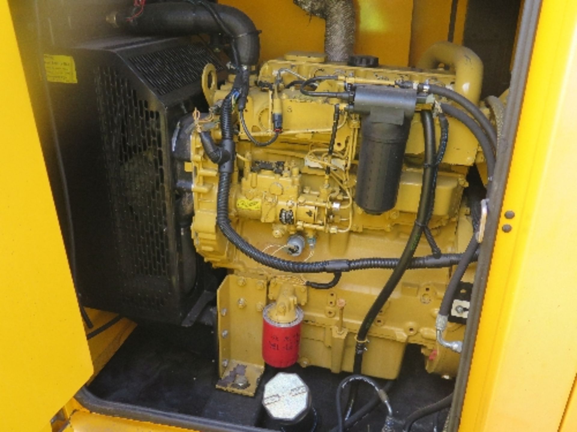 Caterpillar XQE80 generator 14819 hrs 157811
PERKINS - RUNS AND MAKES POWER
ALL LOTS are SOLD AS - Image 3 of 6