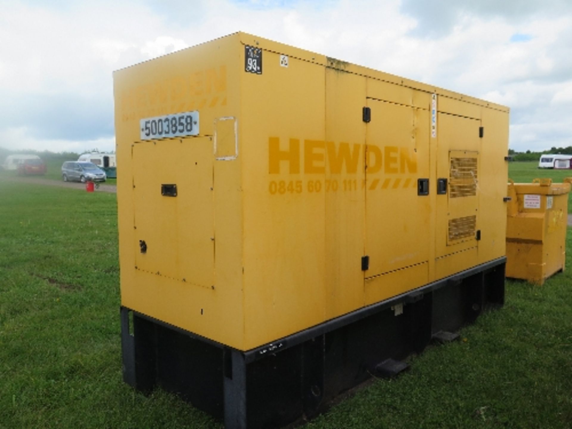 Caterpillar XQE80 generator 17821 hrs 5003858
PERKINS POWER - RUNS AND MAKES POWER
ALL LOTS are