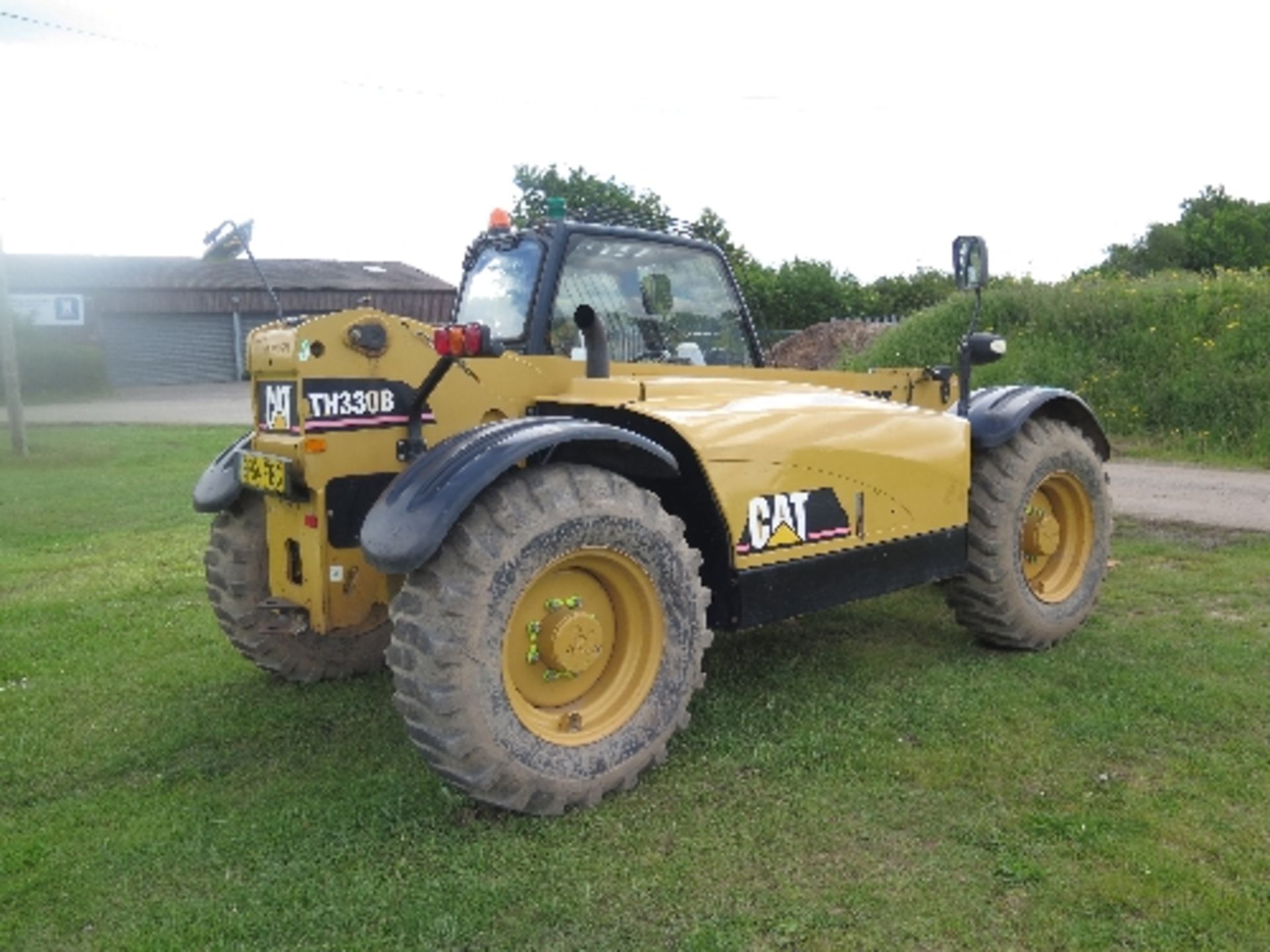 Caterpillar TH330B telehandler 3039 hrs  136457
BELIEVED 2005
ALL LOTS are SOLD AS SEEN WITHOUT