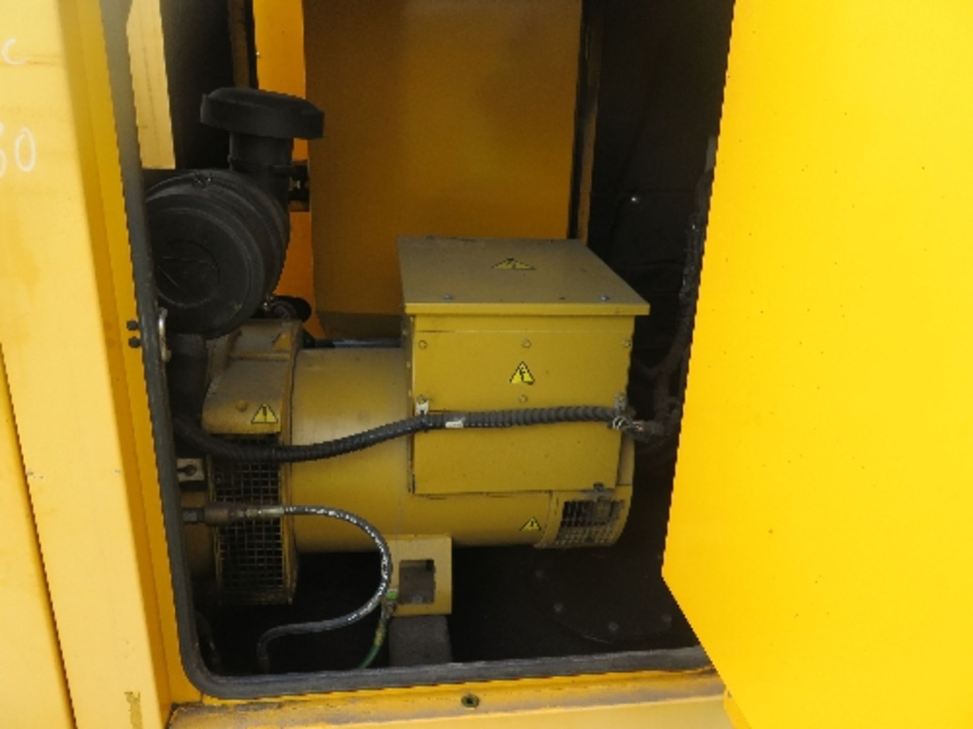 Caterpillar XQE80 generator 11729 hrs 157805
PERKINS - RUNS AND MAKES POWER
ALL LOTS are SOLD AS - Image 4 of 6