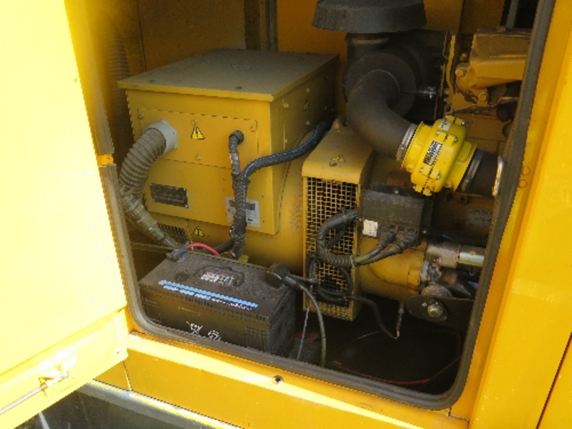 Caterpillar XQE100 generator 16850 hrs 138842
PERKINS POWER - RUNS AND MAKES POWER
ALL LOTS are - Image 5 of 6