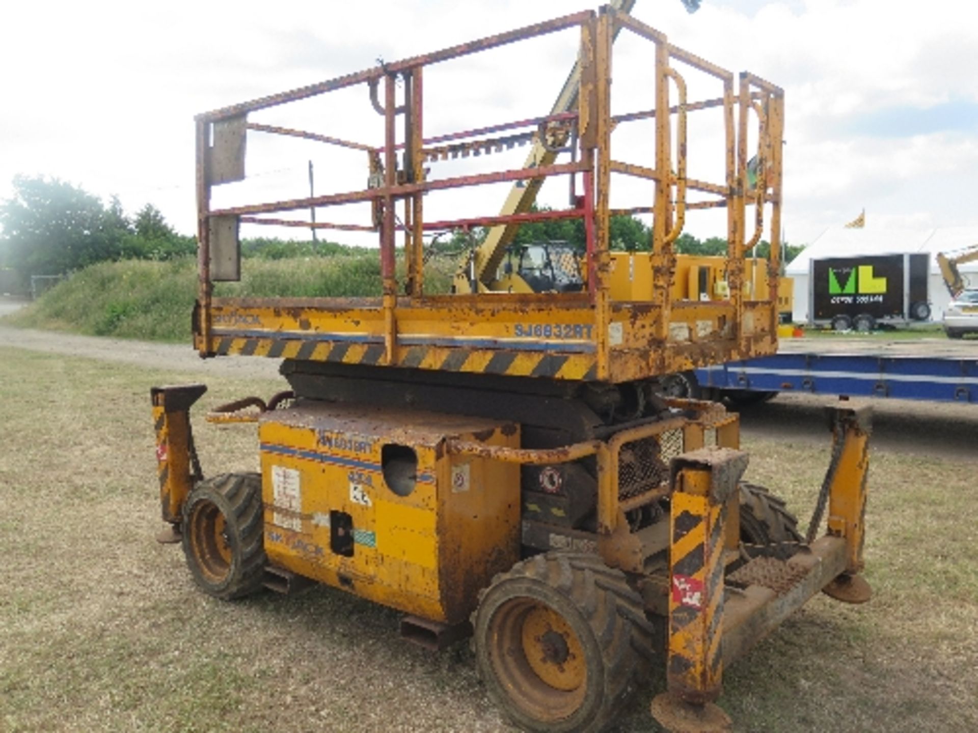 Skyjack 6832 scissor lift 155737
BELIEVED 2007
RUNS AND LIFTS
NO DRIVE
ALL LOTS are SOLD AS SEEN - Image 3 of 4