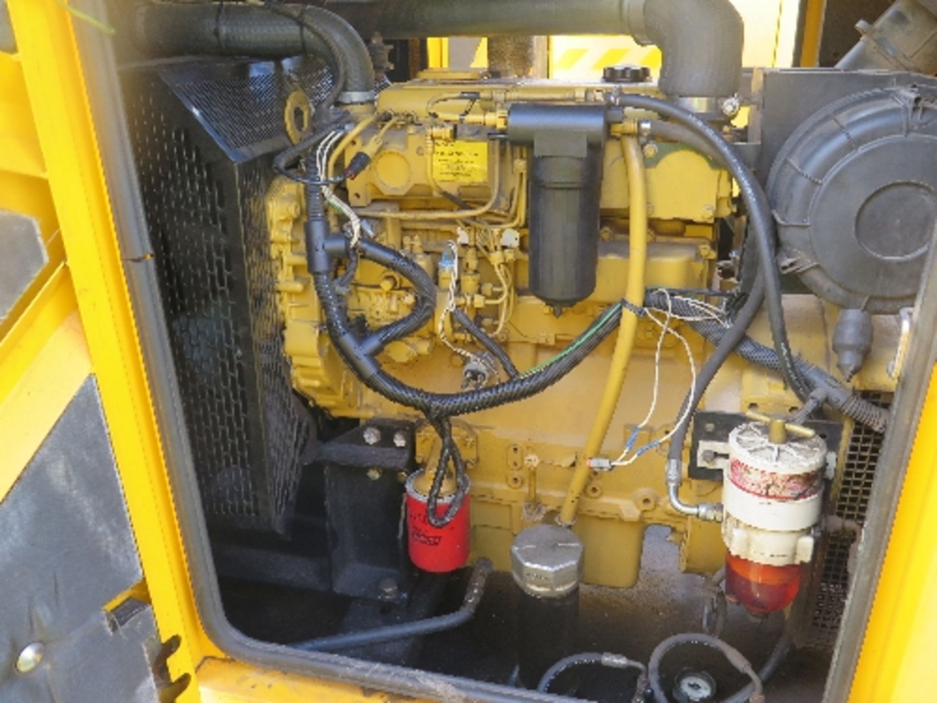 Caterpillar XQE100 generator 10635 hrs 158084
PERKINS - RUNS AND MAKES POWER
FUEL FILTER PUMP U/S - Image 3 of 6