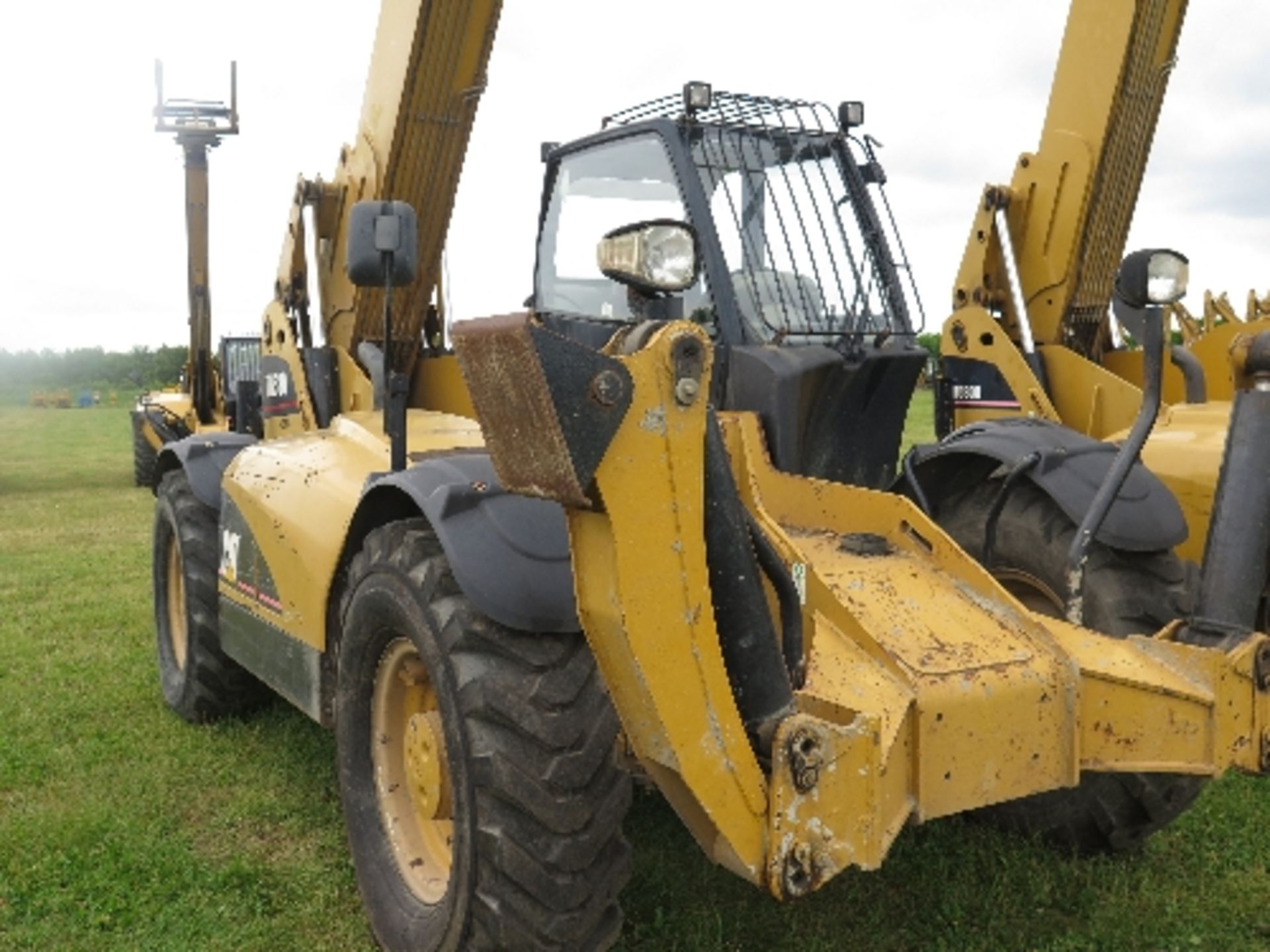 Caterpillar TH580B telehandler 4608 hrs  143934
BELIEVED 2006
NO TELE IN/OUT FUNCTION
ALL LOTS - Image 2 of 7