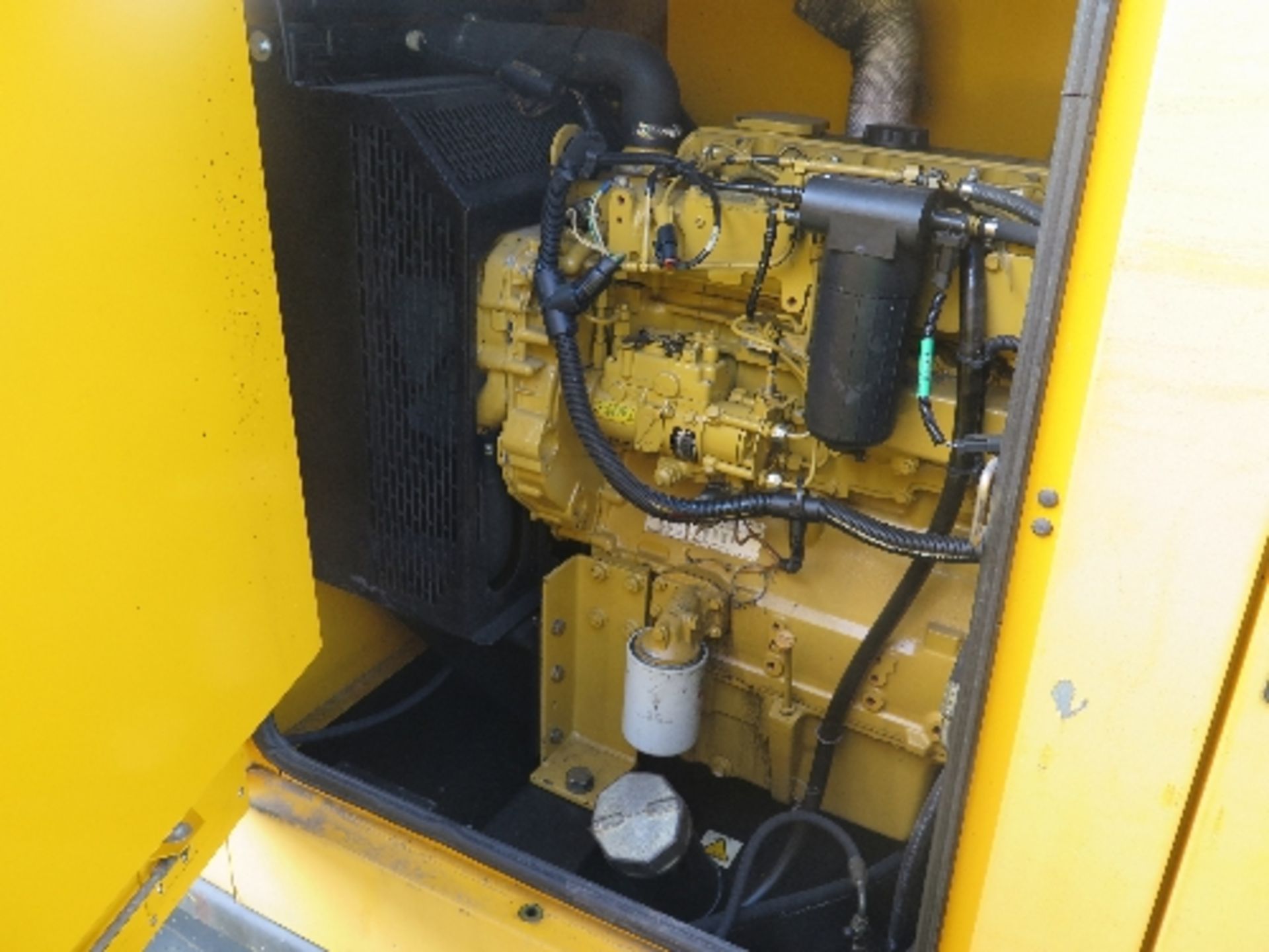 Caterpillar XQE80 generator 10433 hrs 145934
PERKINS - RUNS AND MAKES POWER
ALL LOTS are SOLD AS - Image 3 of 6