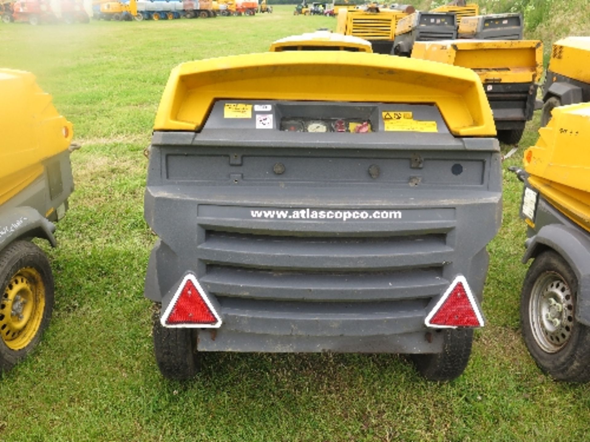 Atlas Copco XAS47 compressor 2008 5002442
325 HOURS - KUBOTA - RUNS AND MAKES AIR
ALL LOTS are - Image 2 of 5