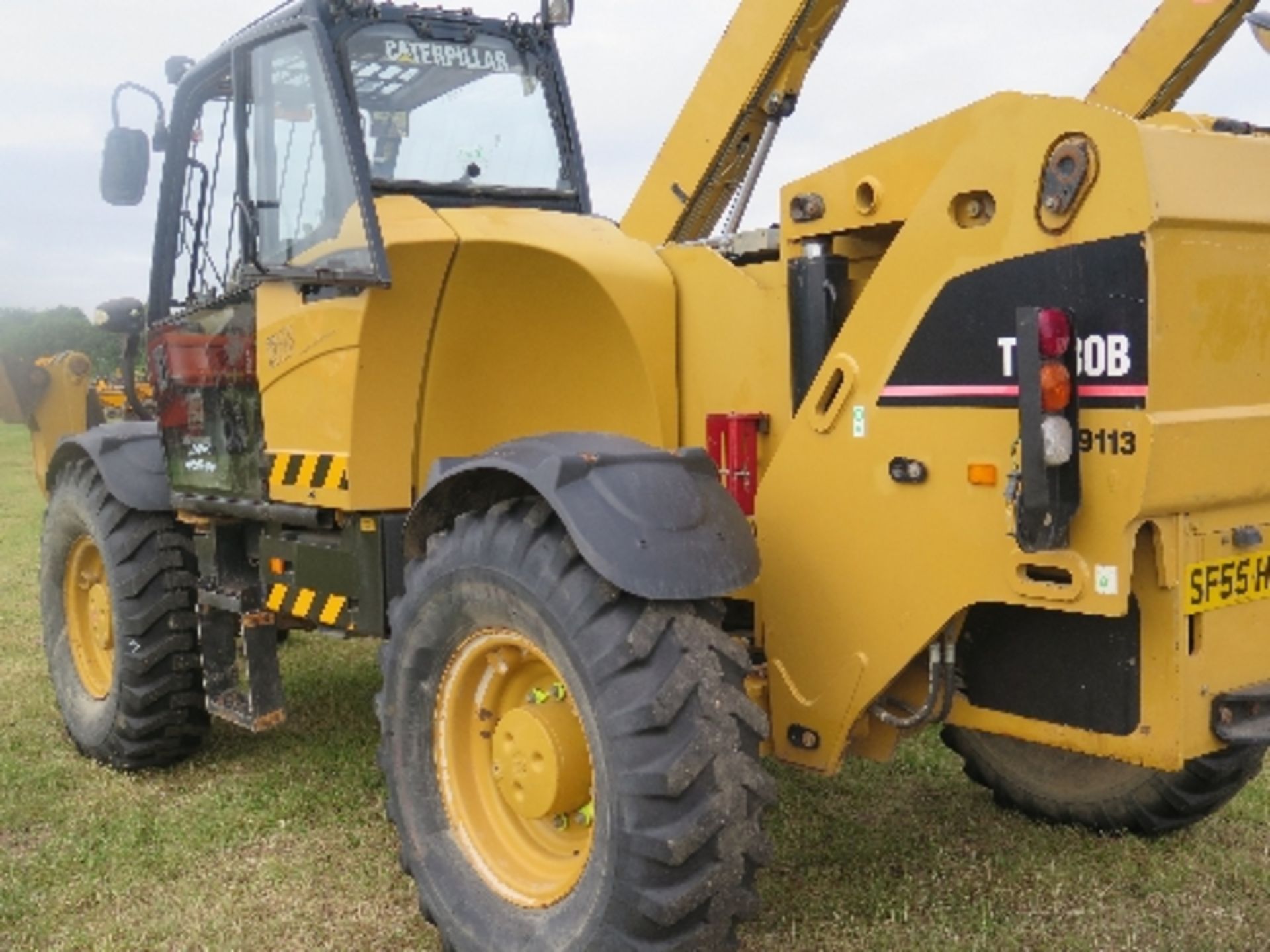 Caterpillar TH580B telehandler 5313 hrs 2006 139113 Please note this machine will be retained - Image 2 of 7