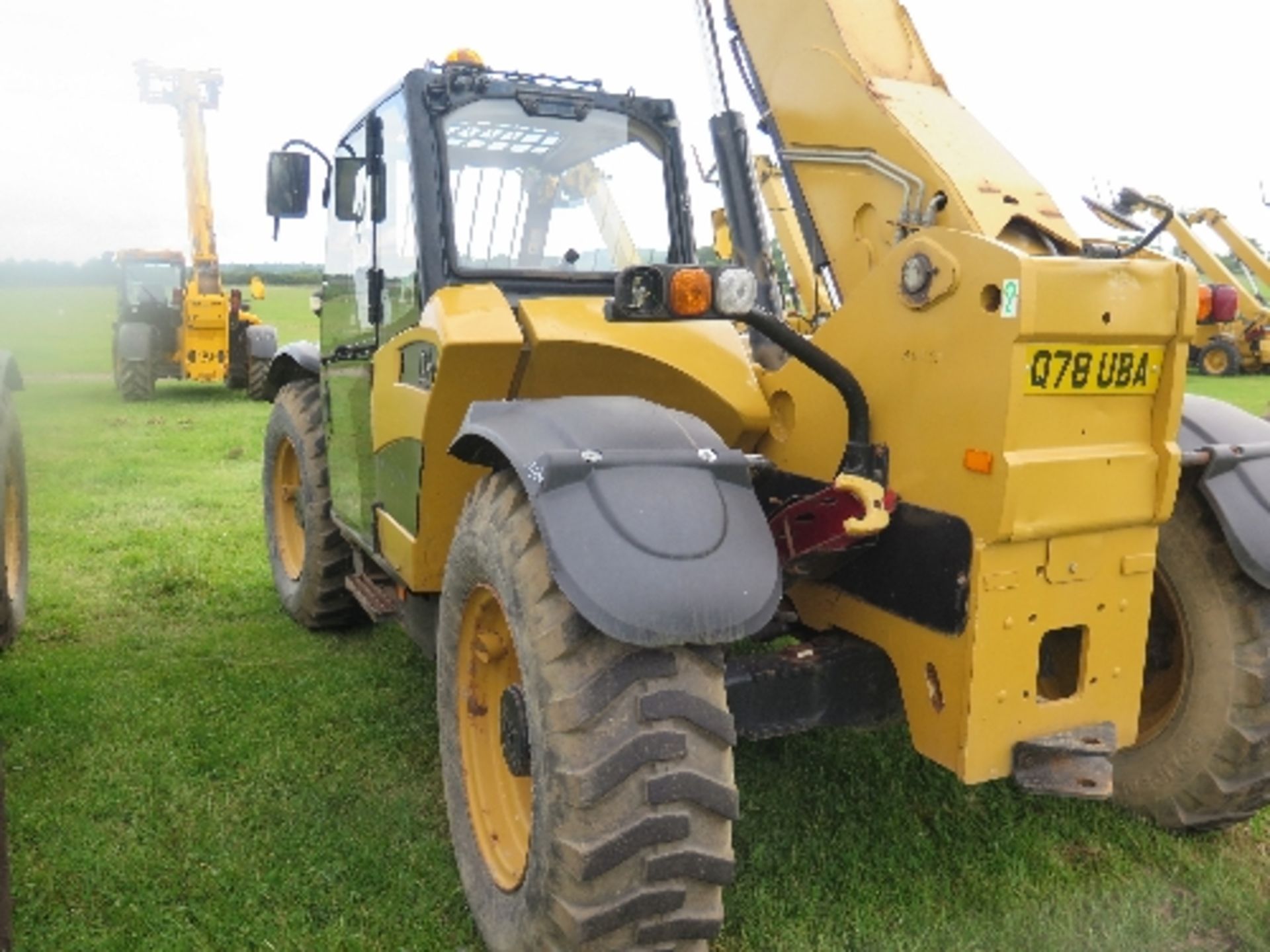 Caterpillar TH330B telehandler 3929 hrs 2007 154216ALL LOTS are SOLD AS SEEN WITHOUT WARRANTY - Image 4 of 7