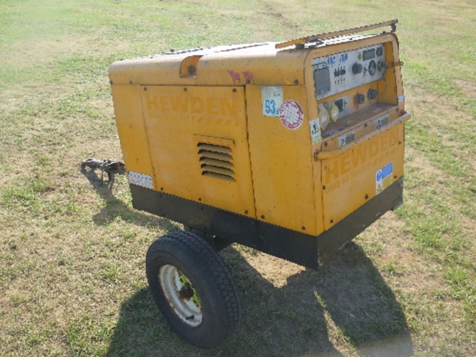 ARC GEN Weldmaker 300AVC with 3,160 hours Runs no power
Kubota