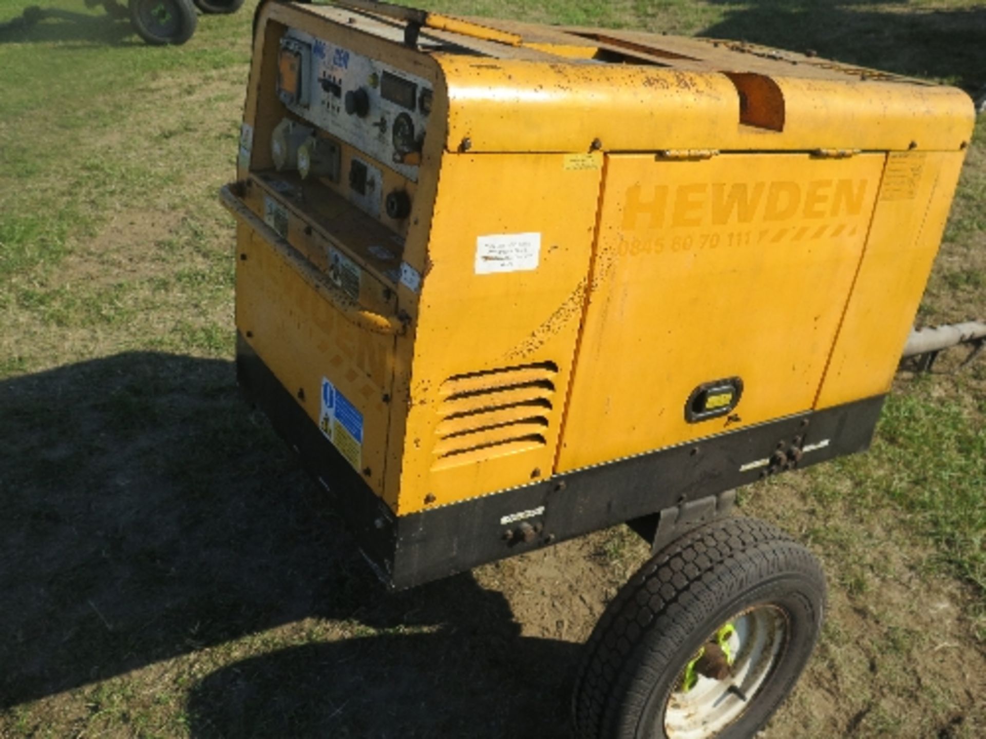 ARC GEN Weldmaker 300AVC with 3,160 hours Runs no power
Kubota - Image 2 of 2