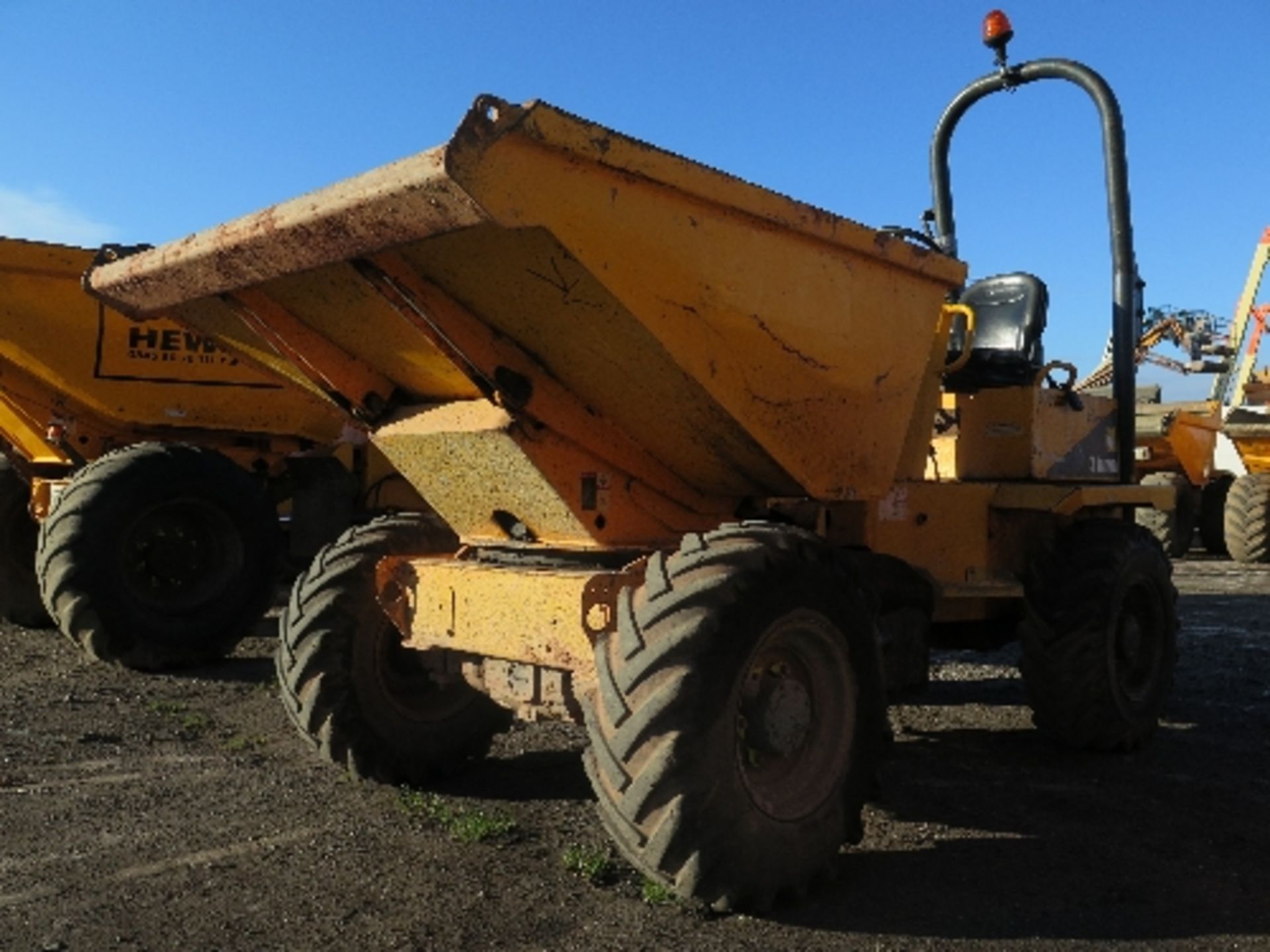 Thwaites 3 tonne swivel dumper (2008) 5001881 - Image 2 of 6