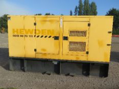 Caterpillar XQE100 generator 3,864 hrs 5003888