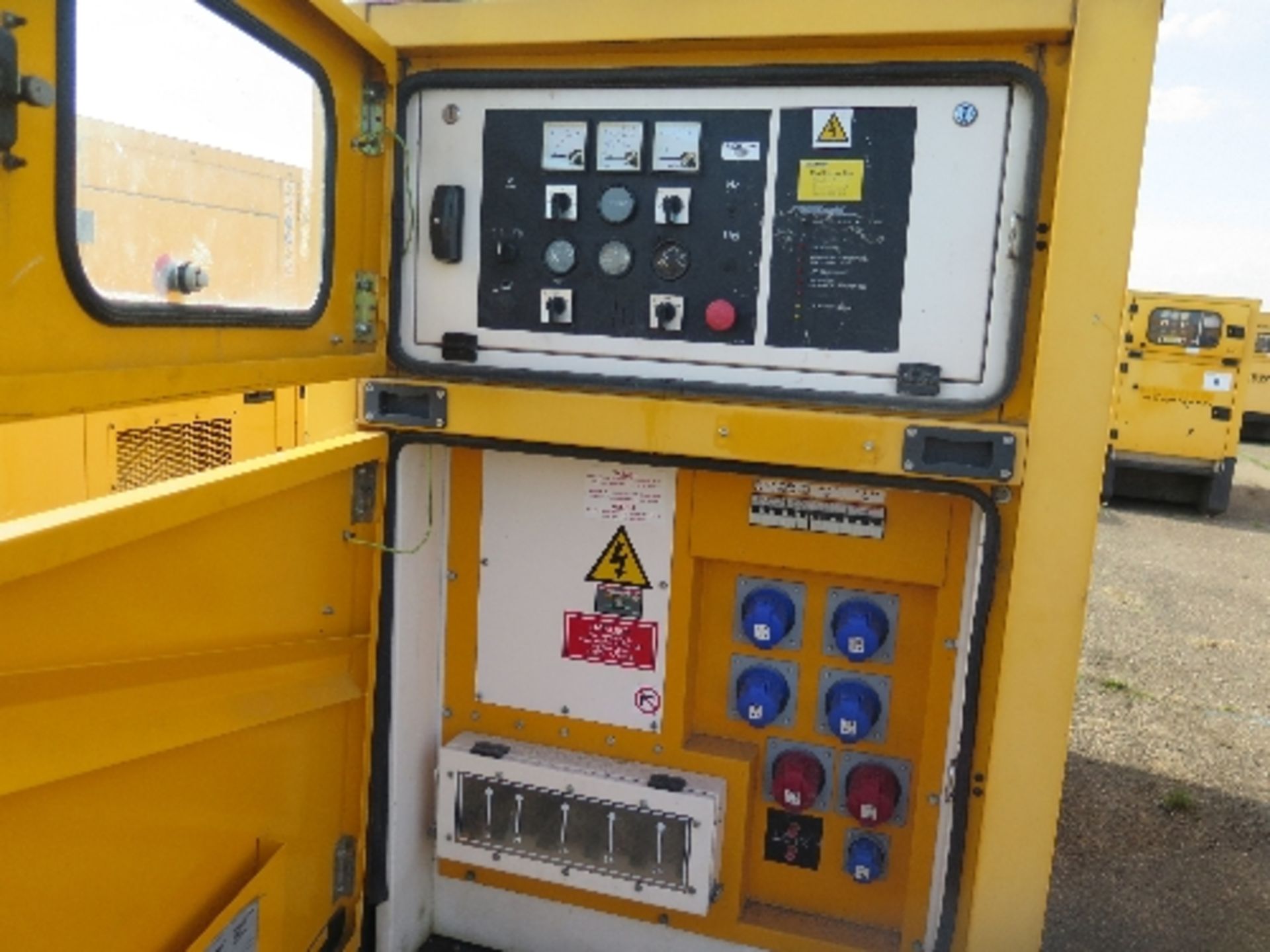 Caterpillar XQE60 60kva generator (2008) 12,300 hrs 5007004 - Image 5 of 5