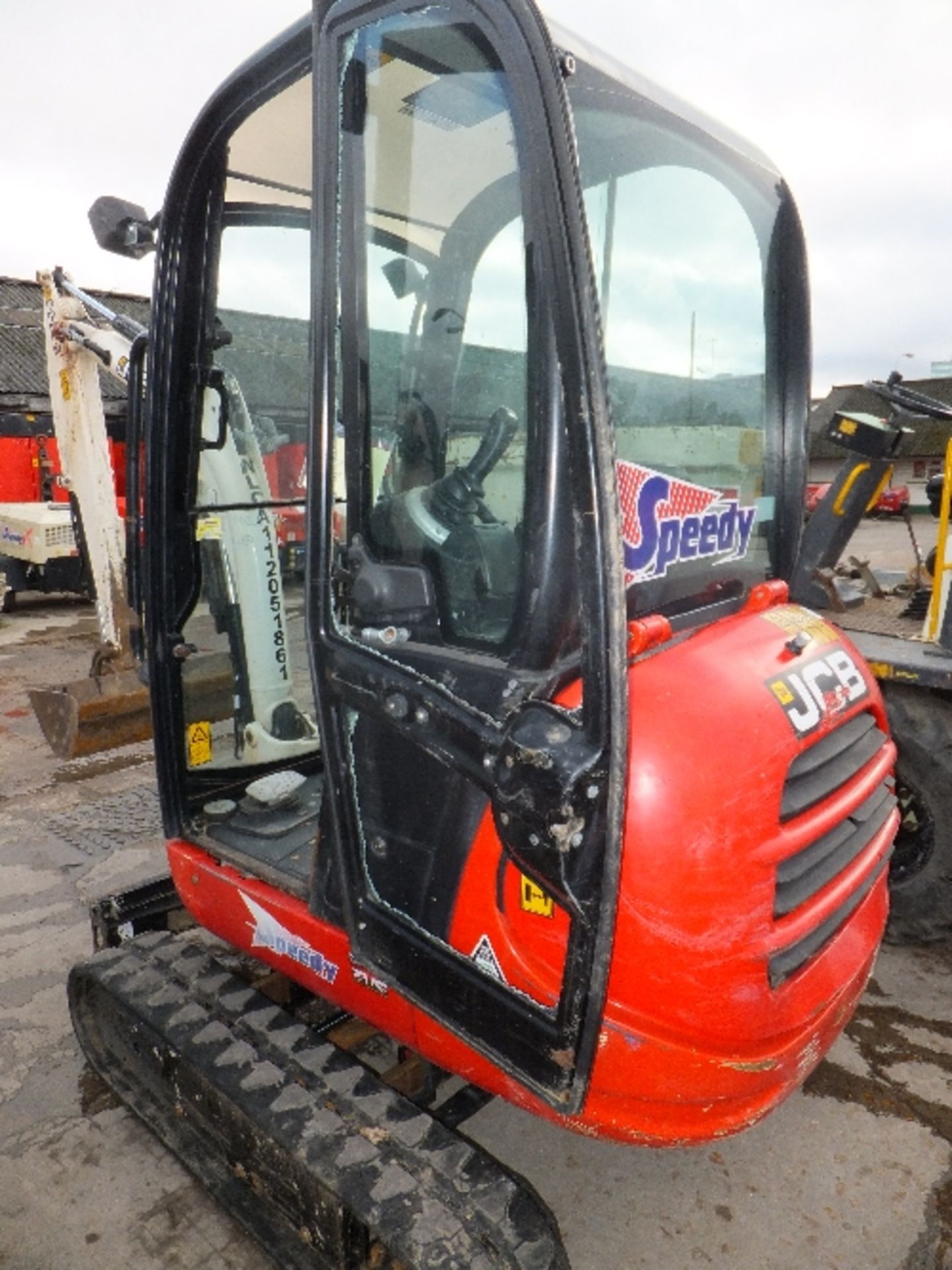 JCB 801.8 CTS mini digger (2011) 941 hrs WLCA112051861 1 bucket, expanding tracks, RDD, coded key - Image 5 of 10