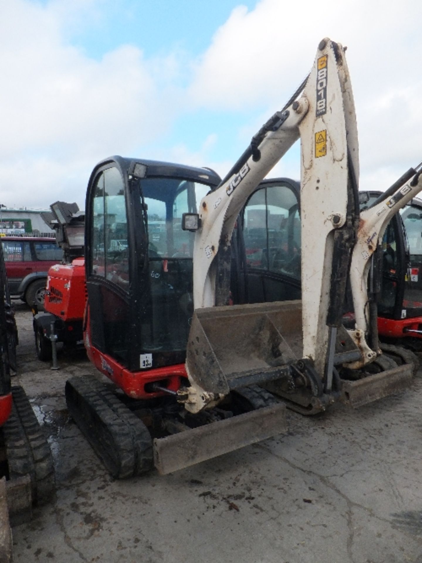 JCB 801.8 CTS mini digger (2011) 1178 hrs  WLCA112051866 1 bucket, expanding tracks, RDD, coded key