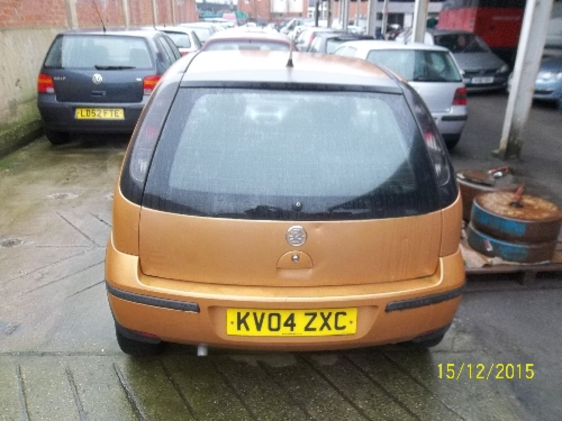 Vauxhall Corsa SXI 16V - KV04 ZXC Date of registration:  31.03.2004 1199cc, petrol, manual, gold - Image 3 of 4