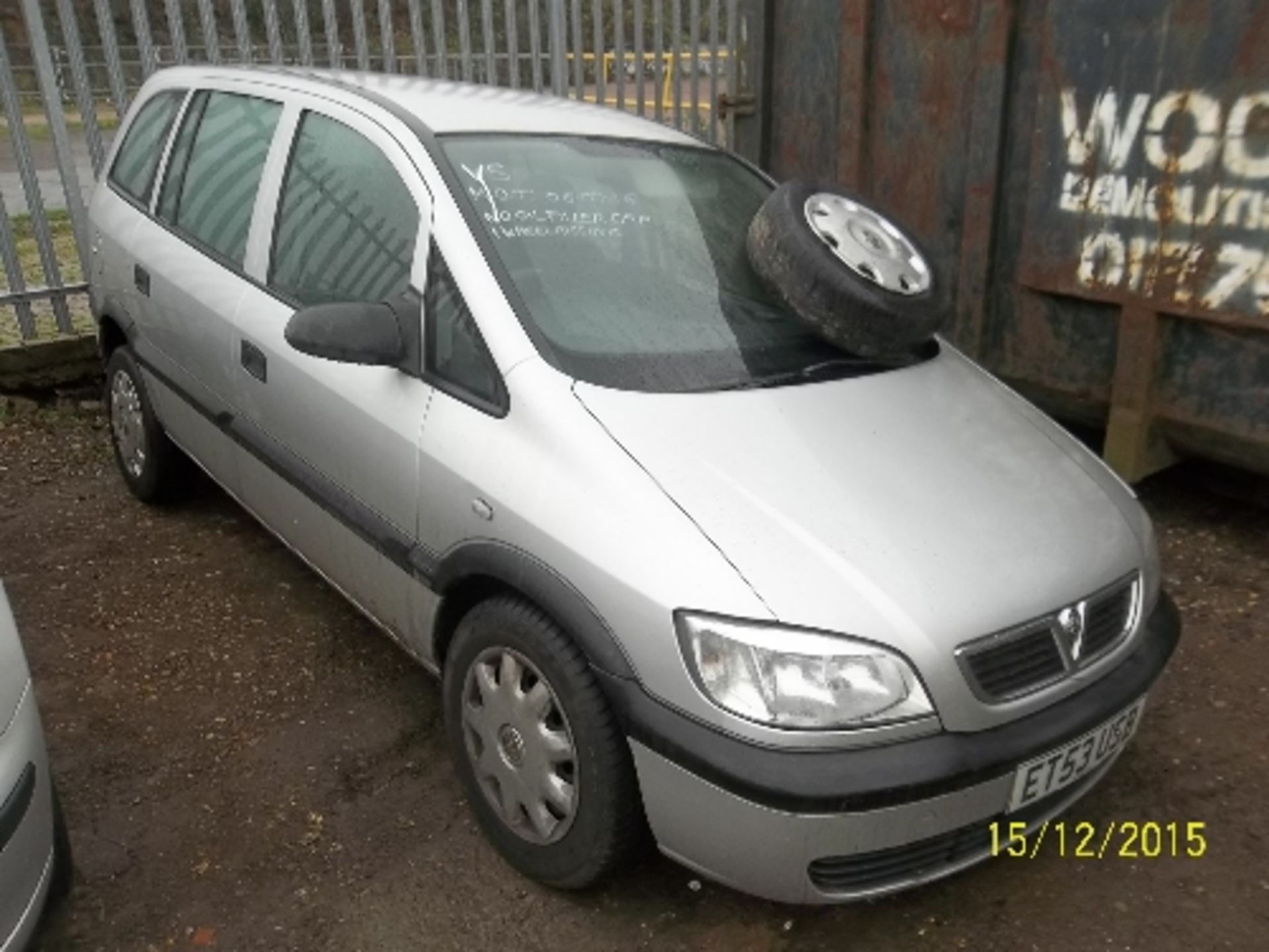 Vauxhall Zafira 16V Club - ET53 USB Date of registration:  19.12.2003 1796cc, petrol, manual, silver - Image 2 of 4