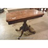 19TH CENTURY WALNUT VENEERED CARD TABLE OF FOLD-OVER TOP AND CIRCULAR BAIZE INSERT, 930 X 900 X 720