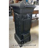 19TH CENTURY CAST IRON ORNATE STOVE OF SWEDISH ORIGIN, 960H