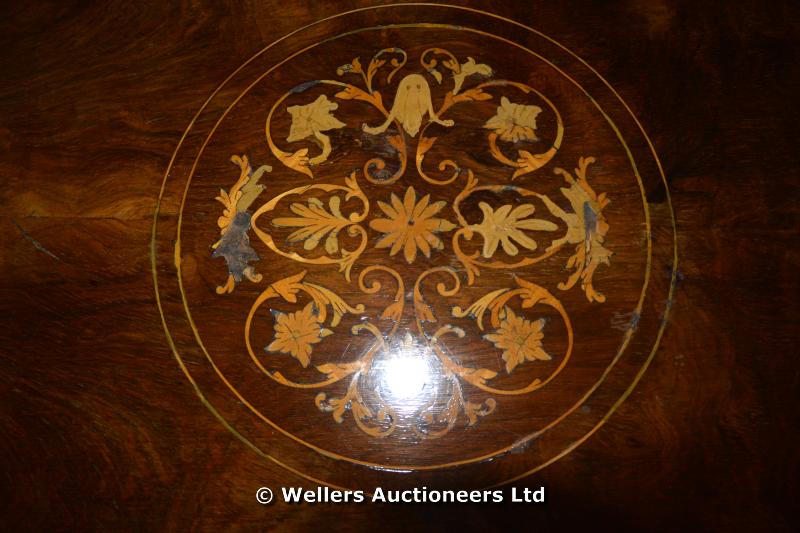 CIRCA 1910 EDWARDIAN WALNUT INLAID CENTRE TABLE ON CABRIOLE LEGS, 760 X 760 X 600 - Image 2 of 2