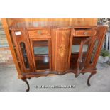 EDWARDIAN SHERATON REVIVAL INLAID DISPLAY CABINET ON CABRIOLE LEGS, 1170 X 370 X 1150