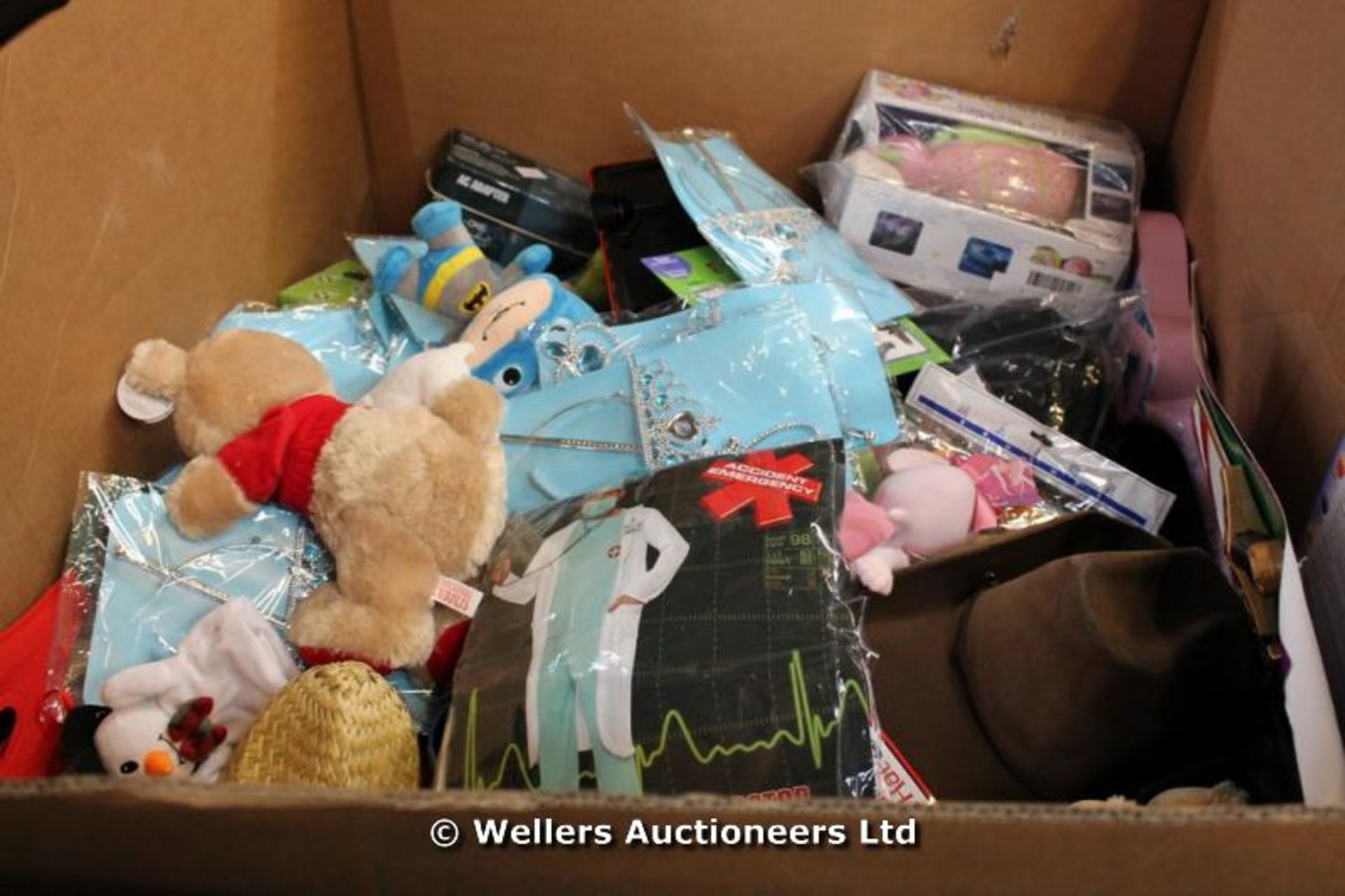 *PALLET MIXED TOYS INC FANCY DRESS, MINNIE MOUSE PUZZLE, FROZEN DOLL, SOFT TOYS, POP UP PLAY - Image 2 of 5