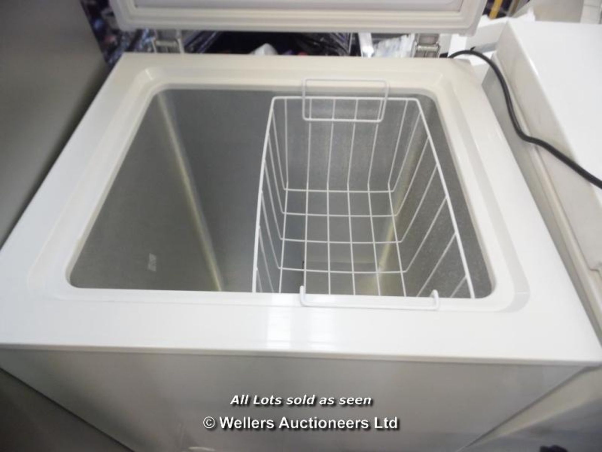 *ESSENTIALS CHEST FREEZER  (DC6) [TA280115-156} - Image 2 of 2