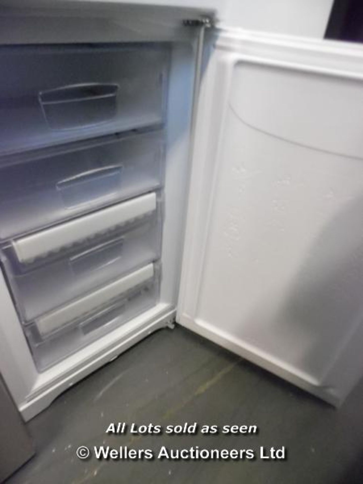 *INDESIT DBIAA344F FRIDGE FREEZER / GRADE: RETAIL RETURN (DC6) {#4078 [TA280115-198}(48092981) - Image 3 of 3