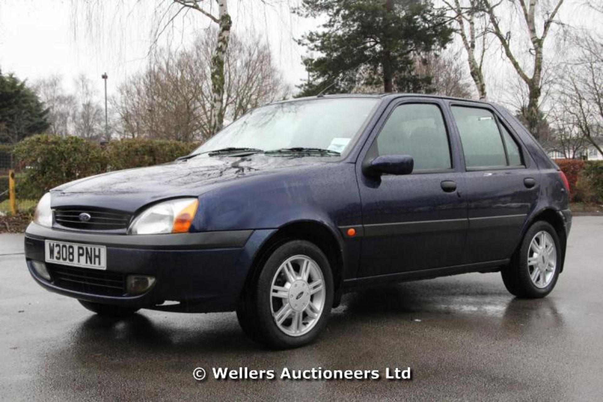 FORD FIESTA ZETEC 5 DOOR HATCHBACK 1.2L BLUE / 72K MILES / GOOD RUNNER AND RELIABLE / ONLY 2 - Image 2 of 10